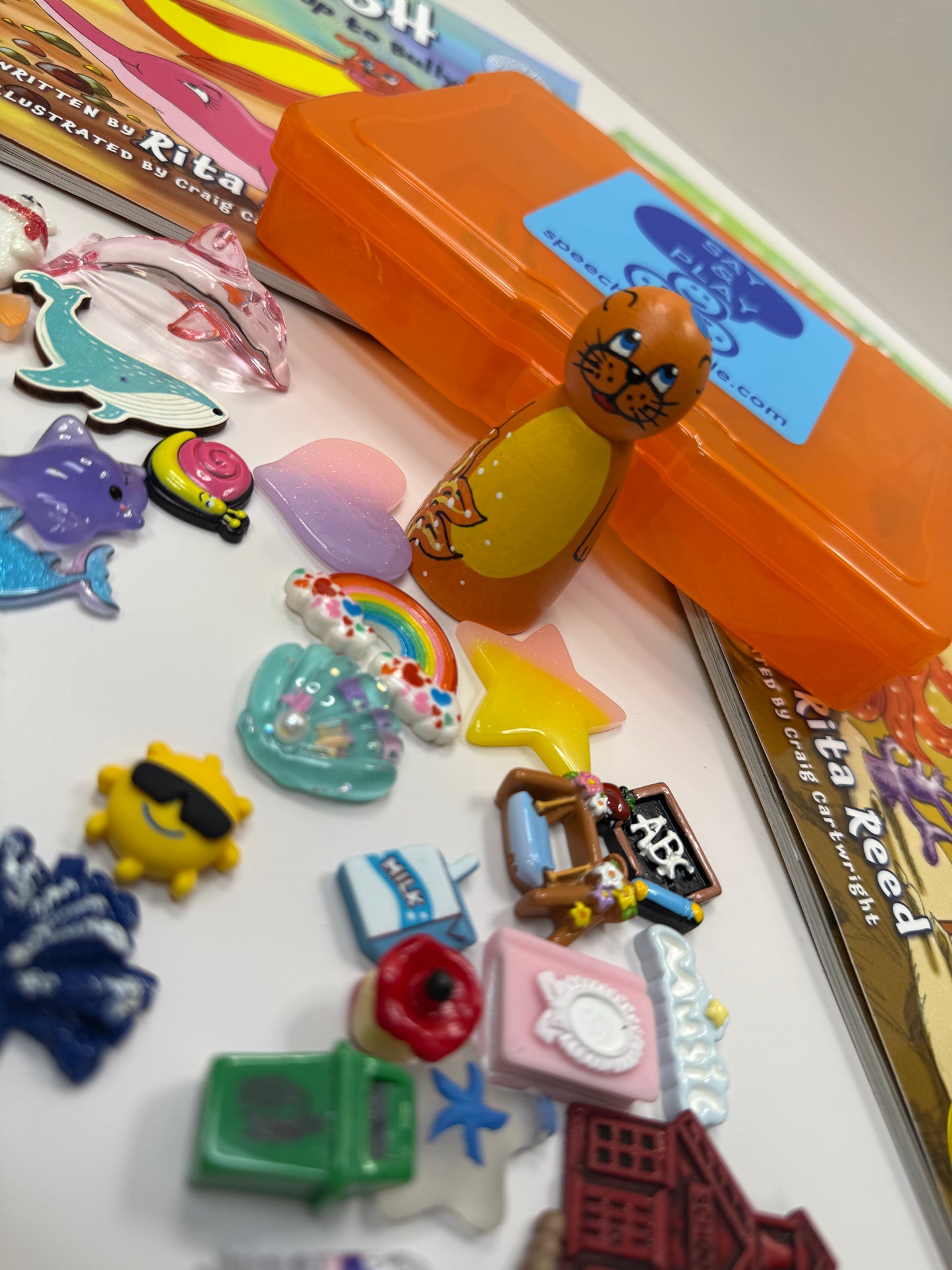 Kit d’histoire pour Dogfish sauve le livre de l’océan - Activité du Jour de la Terre - Livre de l’océan - Objets miniatures de l’océan - Mini objets pour l’orthophonie