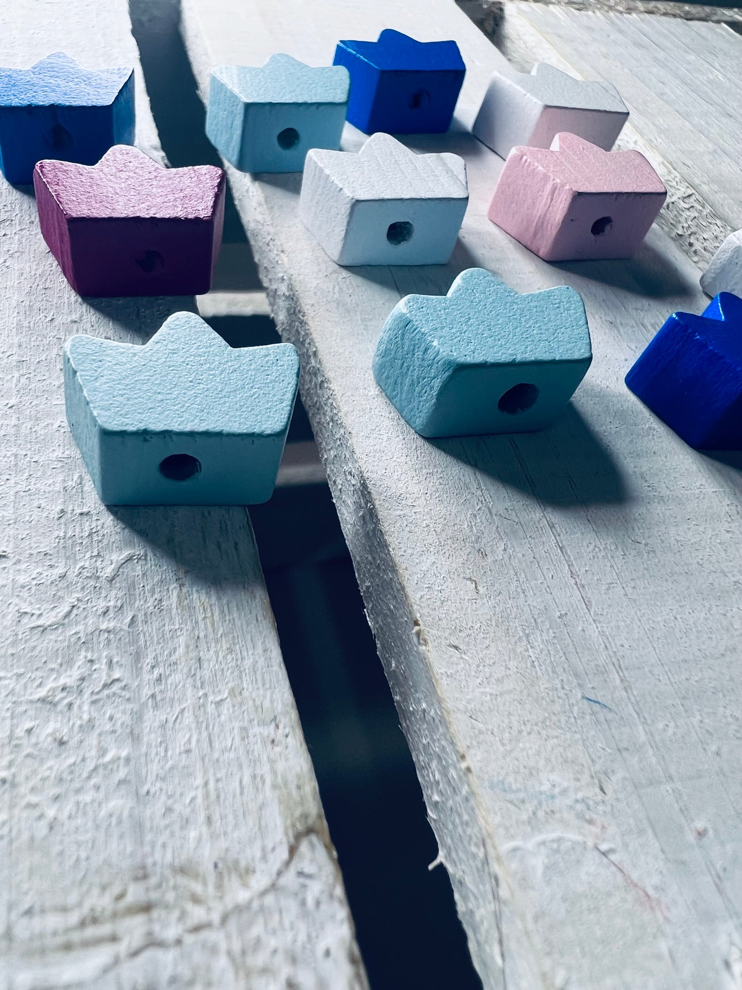 Miniature CROWN Beads Queen Trinket Mini Objects for Speech Sounds Letter Q Objects Trinket Doodads Speech Therapy Mini Objects Wood Bead