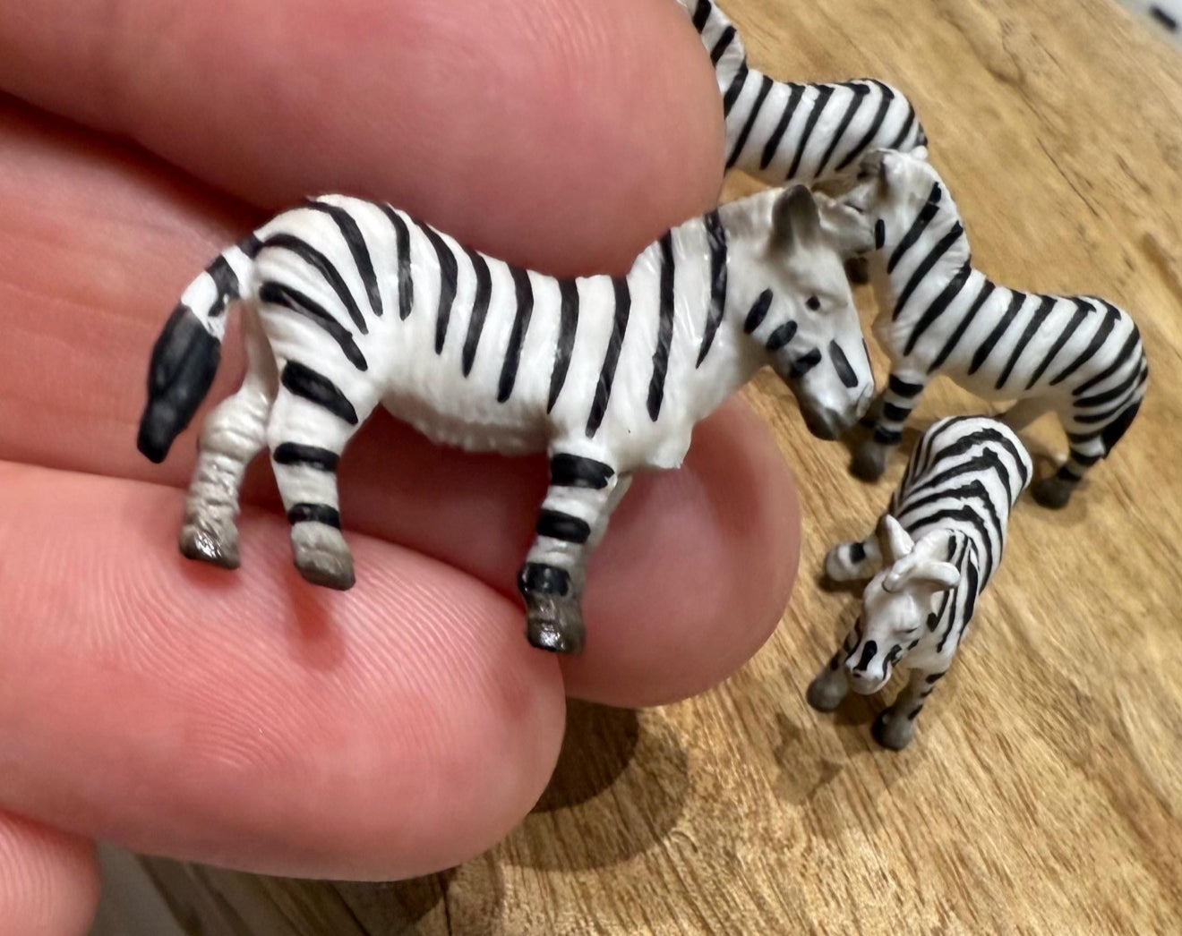 Miniature Zebra Figurine – Tiny Animal for Dollhouse, Fairy Garden, Terrarium, Diorama, Safari Zoo Decor, Micro Mini Wildlife Accessory