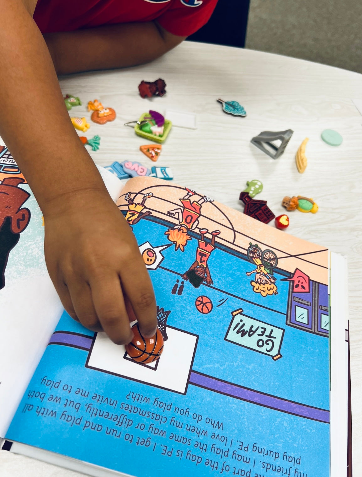 Kit d'histoire pour Sy & You AAC, livres pour enfants, livre d'histoire inclus et accessoires d'objets, livre d'orthophonie, cadeau