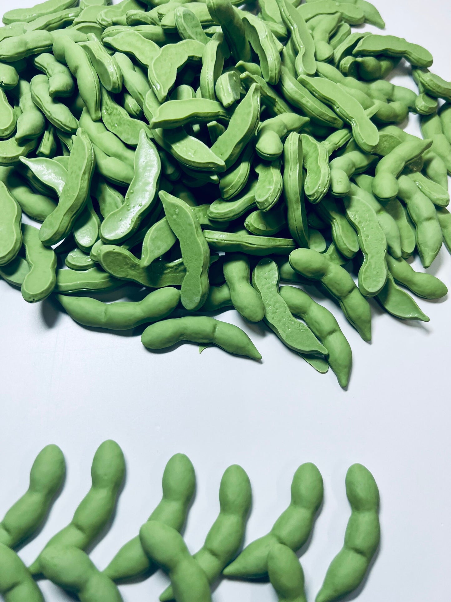 Baratija de judías verdes-Mini objetos-Baratijas del habla-Objetos temáticos vegetarianos-Resina de judías verdes-Resina Snap Pea-Minis para logopedia