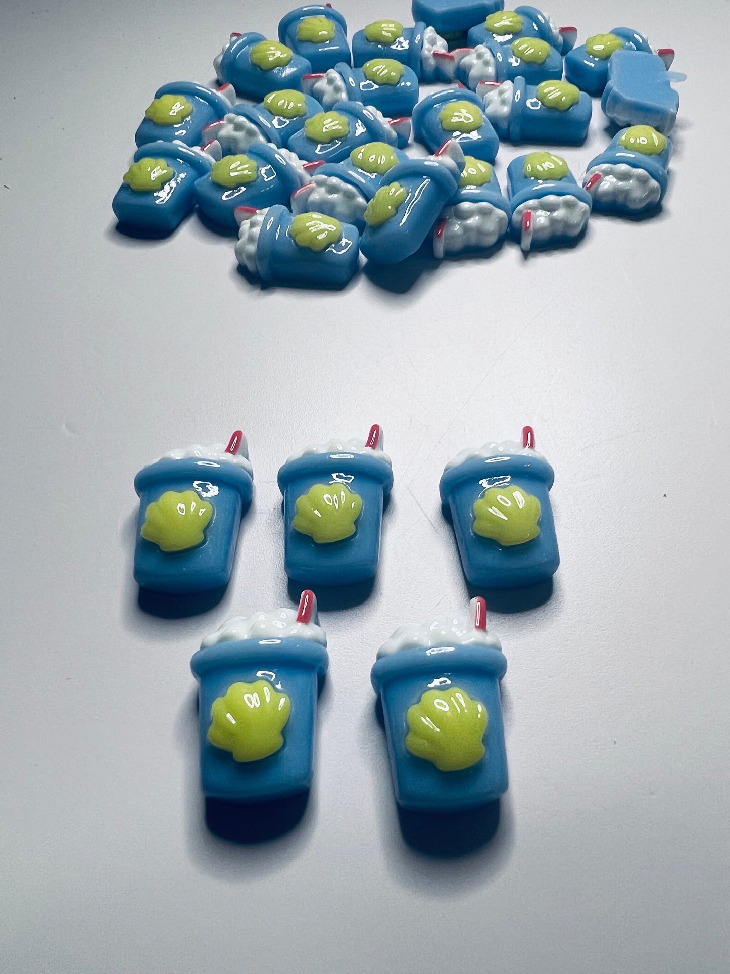 Baratija de bebidas tropicales en miniatura - Miniaturas de playa - Bebidas de casa de muñecas - Cócteles en miniatura - Comida en miniatura-Minis para logopedia