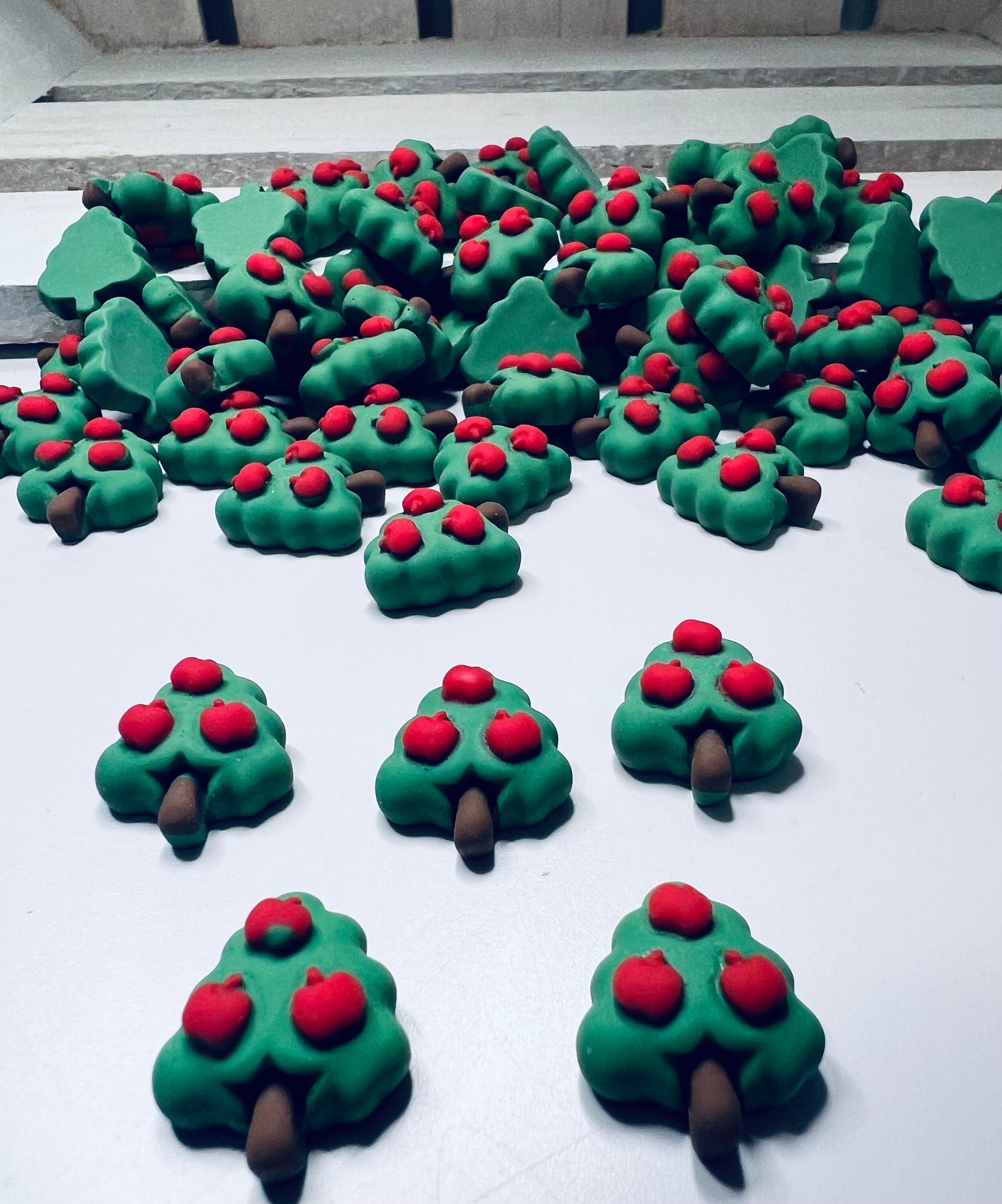 Baratijas de manzano en miniatura-