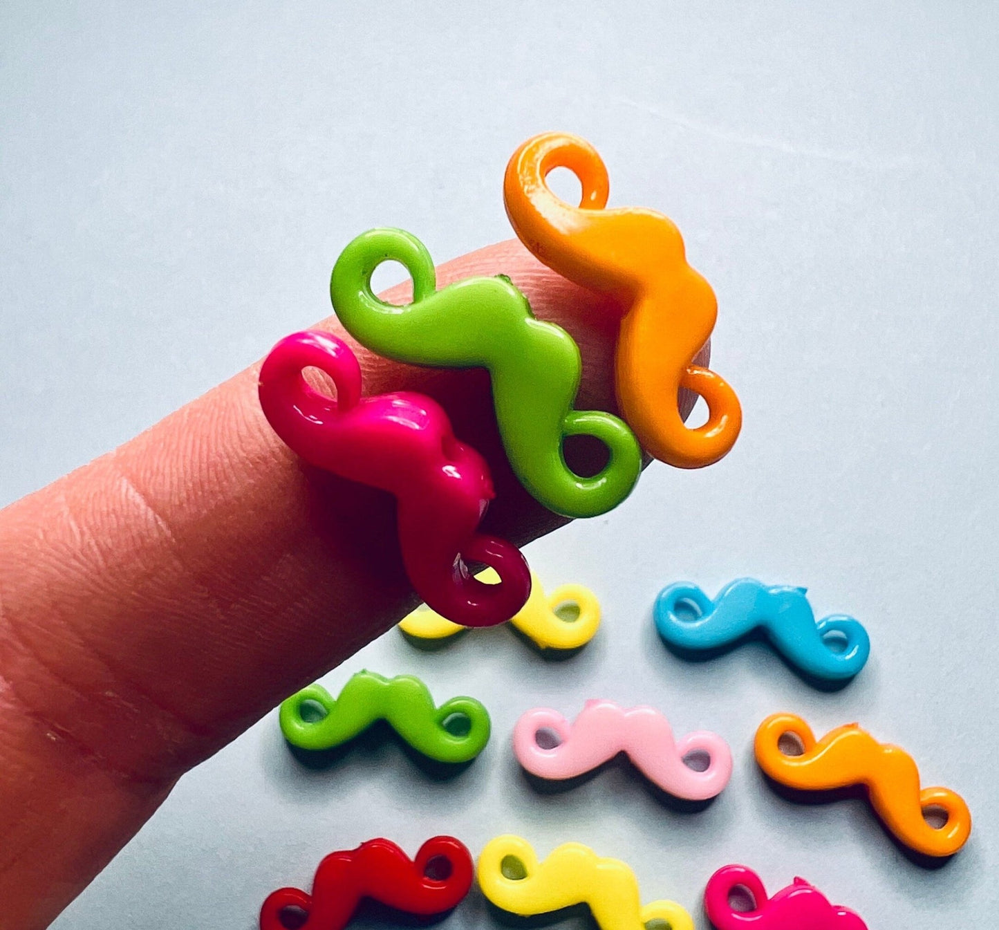 MICRO Miniature Mustache Minis - Bag of 5/10 Mini Mustache - I Spy Objects - Mini Objects Speech Therapy - Speech and Smile