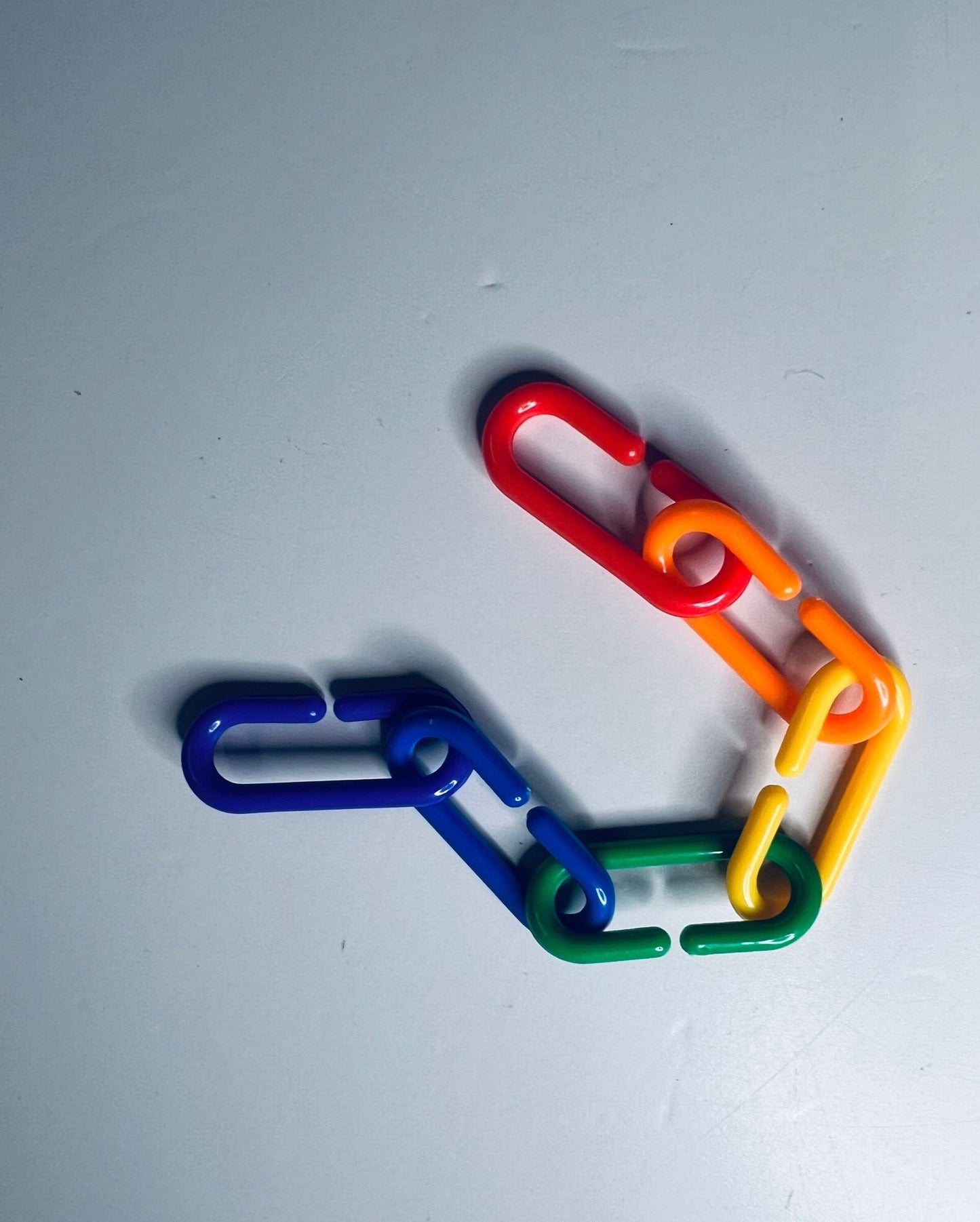 Mini Objects Speech Therapy - Mini Chains - Miniature Links - Montessori Sound Objects for Digraphs - Trinkets - Doodads - Speech and Smile
