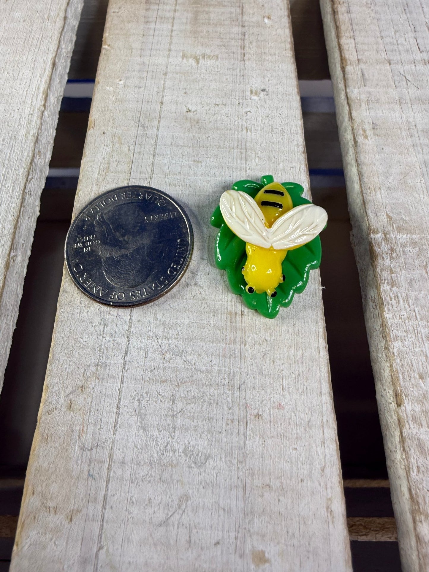 Miniature Bee on a Leaf - Bug Theme Minis Speech Therapy - Speech and Smile