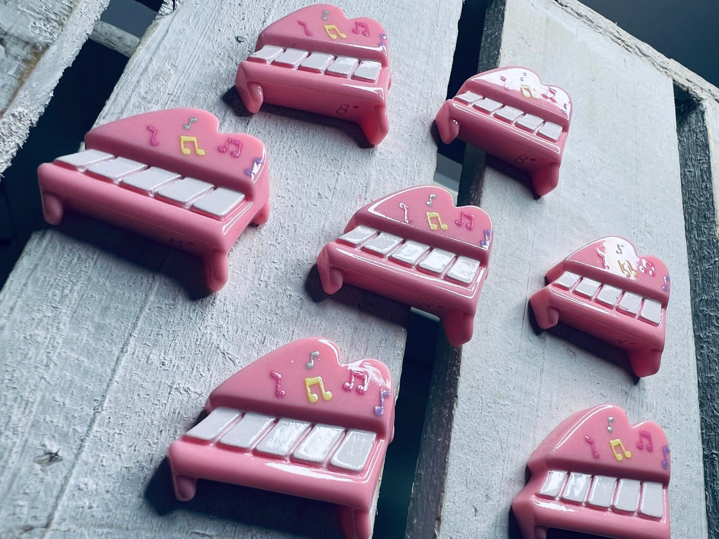 Miniature Piano Trinket Pink Piano Mini Objects for Speech Therapy Dollhouse Instrument Arts Theme Mini Piano with keys - Speech and Smile