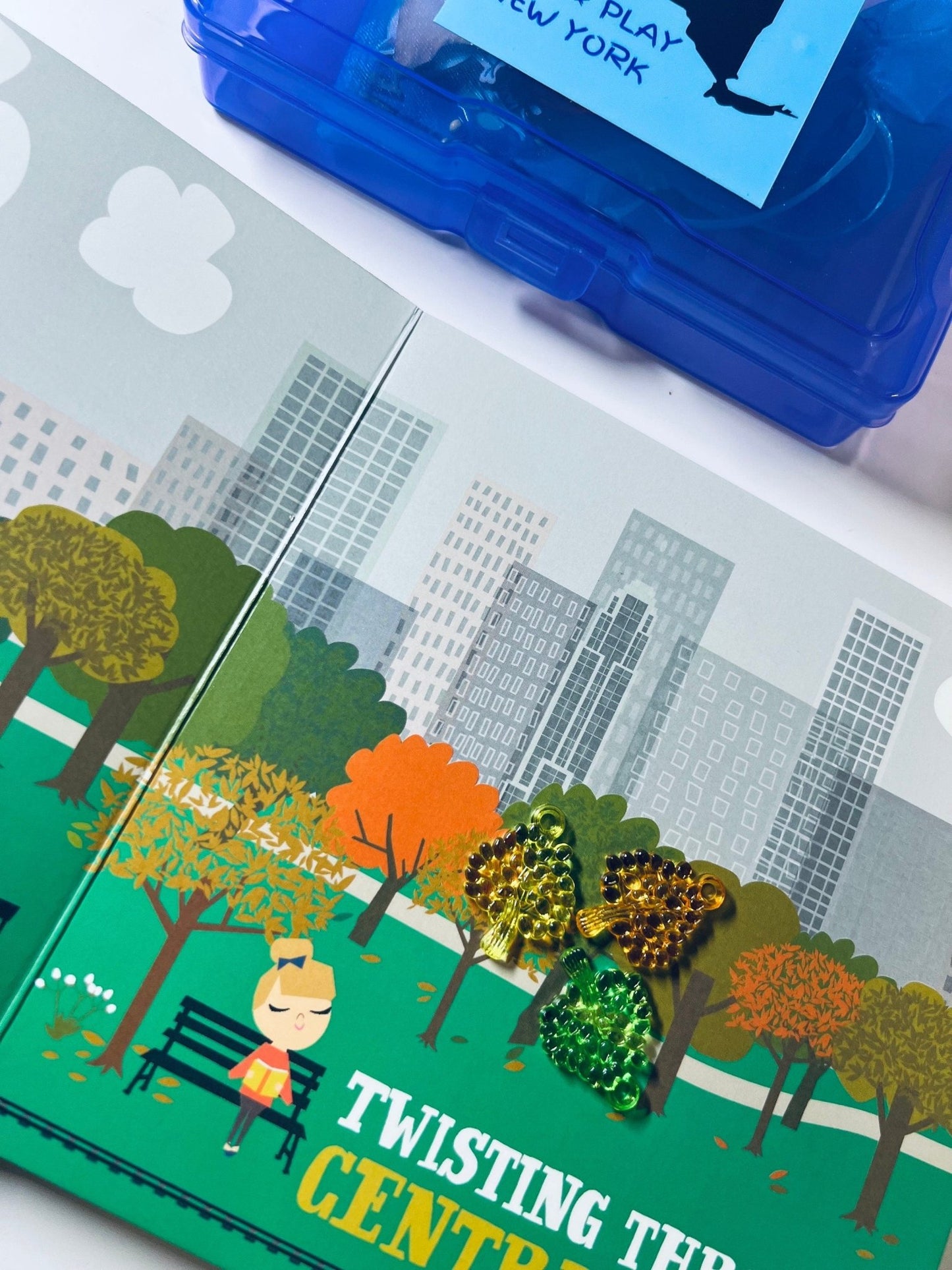 Say and Play Story Kit New York State Book Mini Objects Spech Therapy State Trinkets Learn about a State with Mini Objects - Speech and Smile