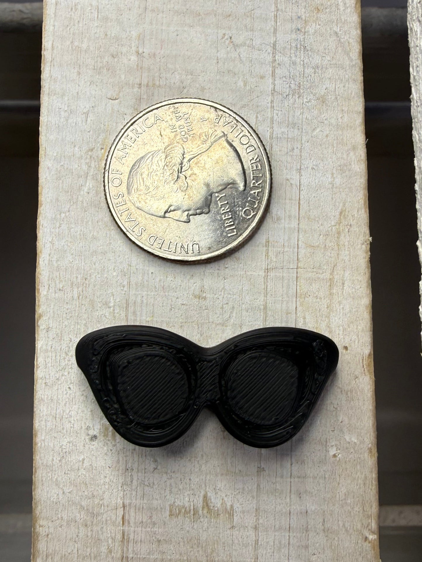 Mini Sunglasses  – Mini Object for Speech Therapy & Language Activities | 3D Printed | Talkets™