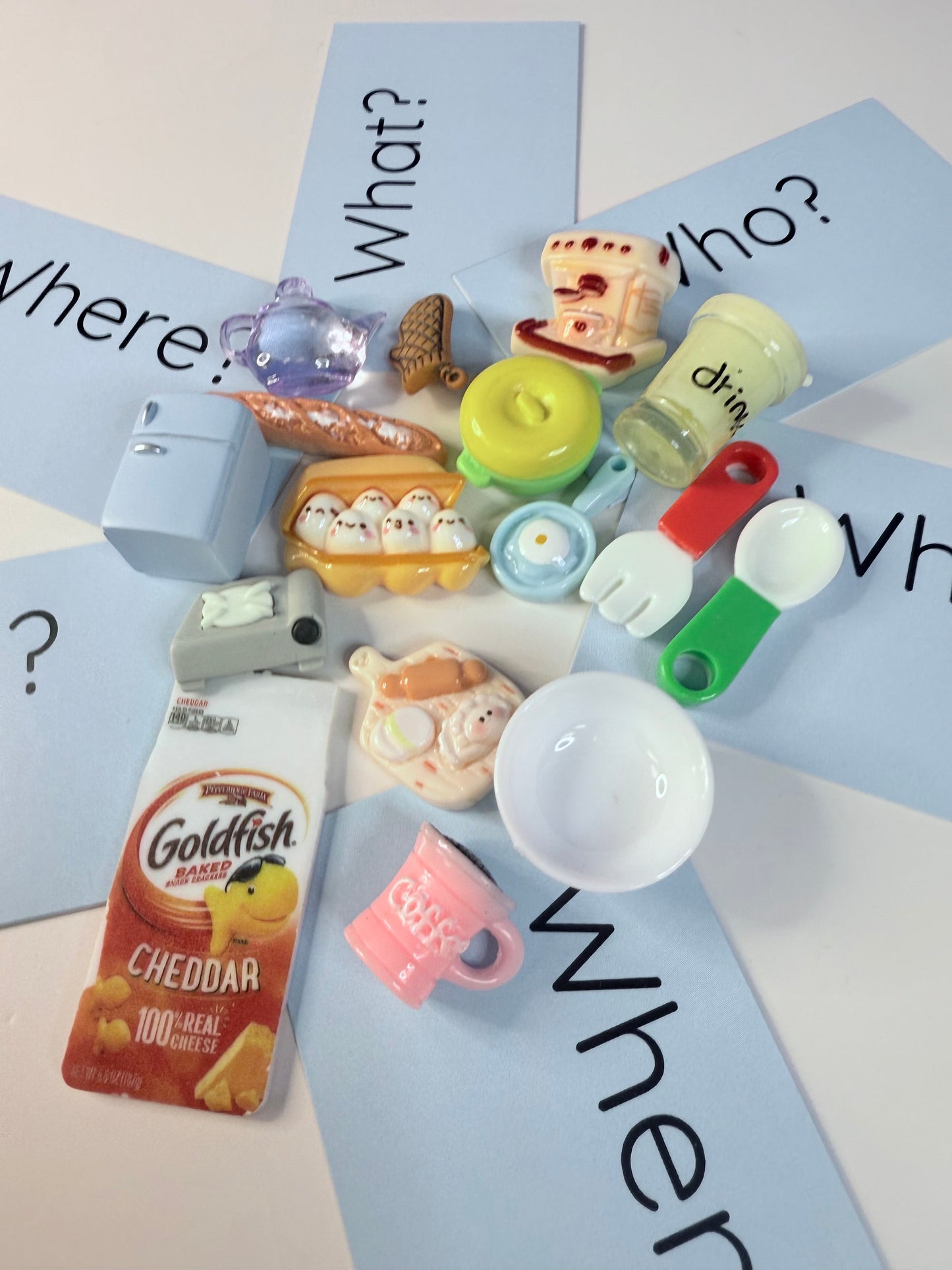 KITCHEN Theme Trinkets Objects Doll House Miniatures Doodads