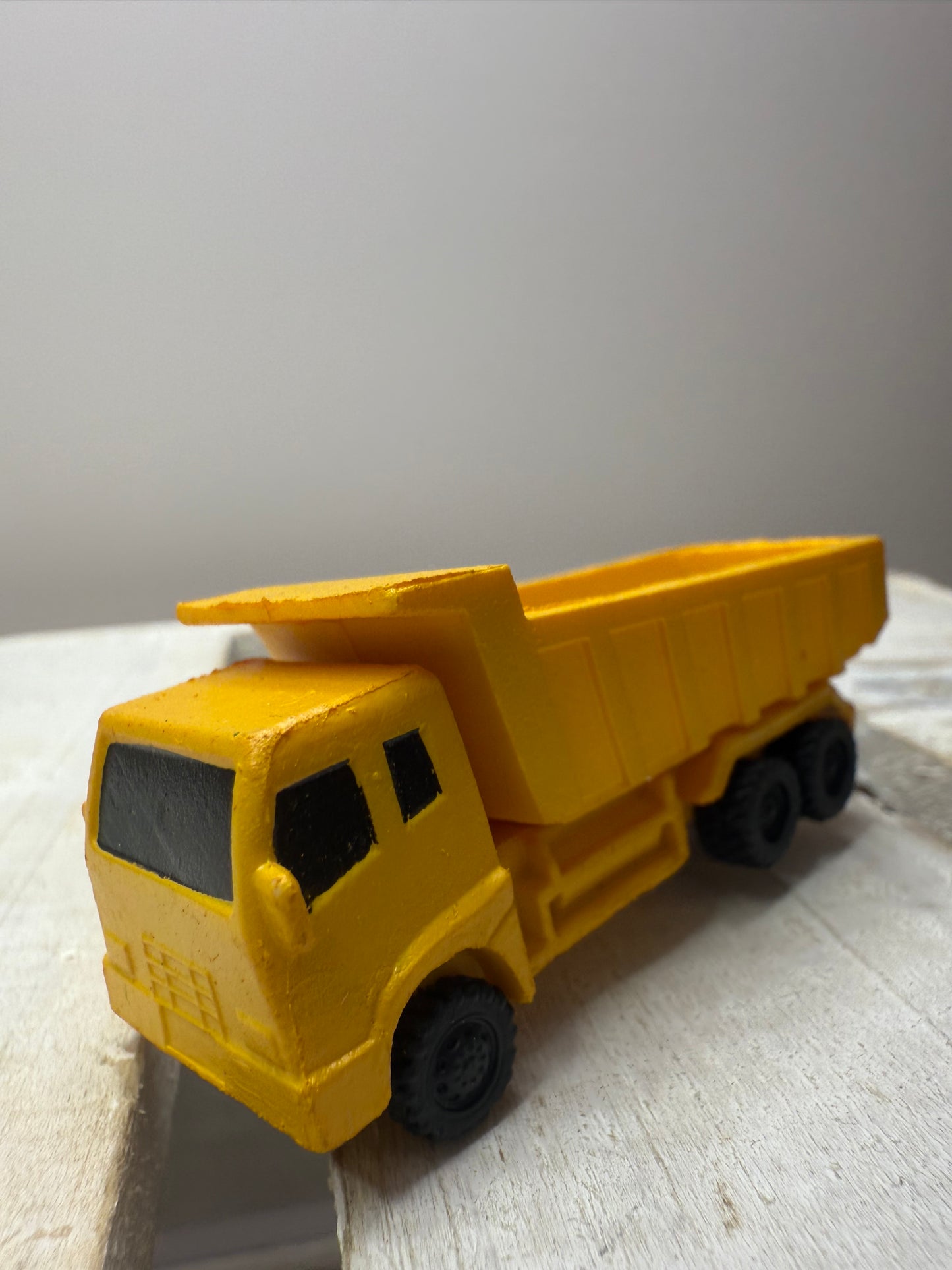 Mini Dump Truck Figurine – 2 Inch Realistic Construction Toy for Kids, Speech Therapy, Sensory Bins, Montessori Play Object
