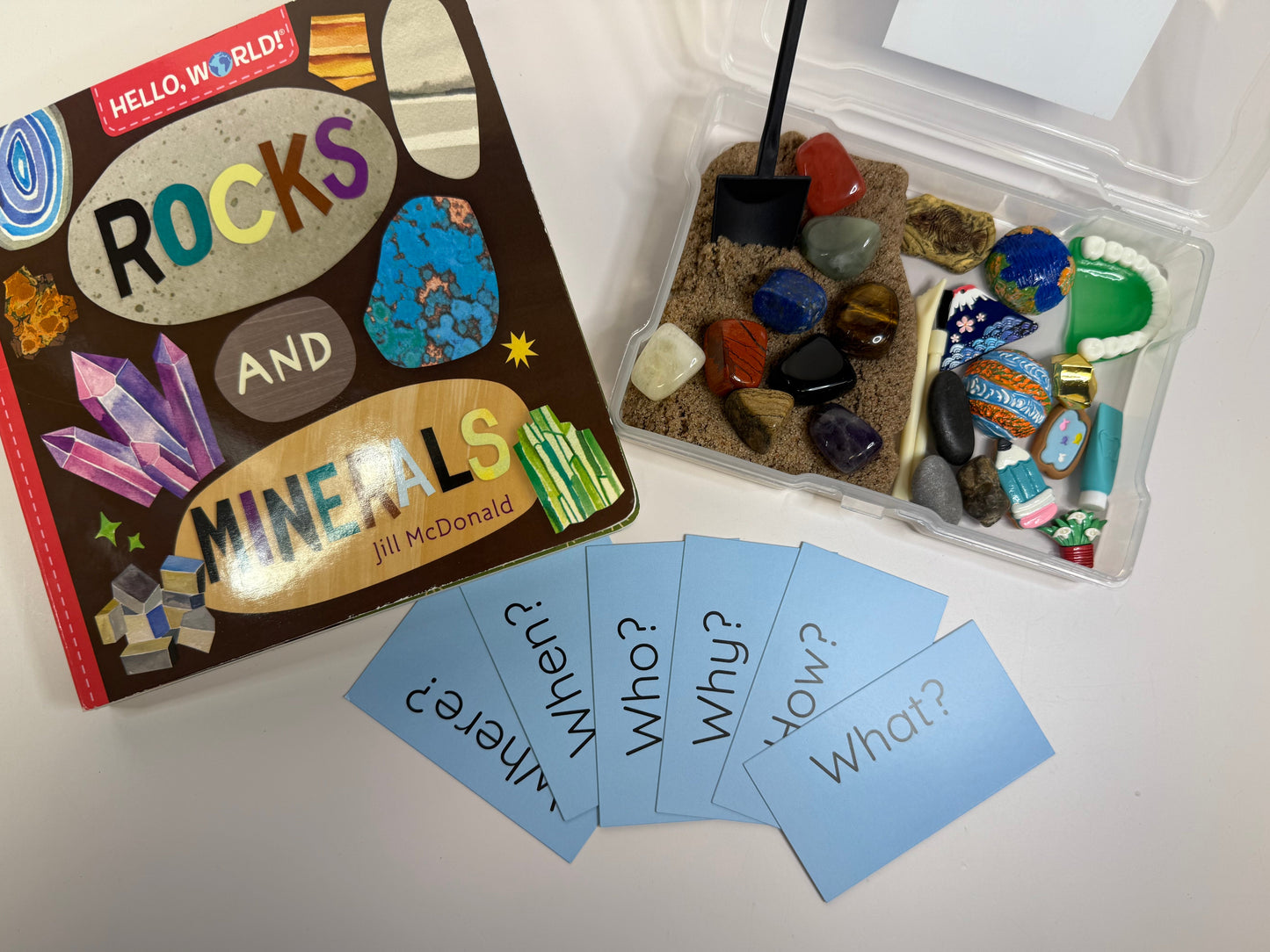 Say and Play Kit – Rocks and Minerals Book + Gemstones, Kinetic Sand, Mini Objects for Story Play