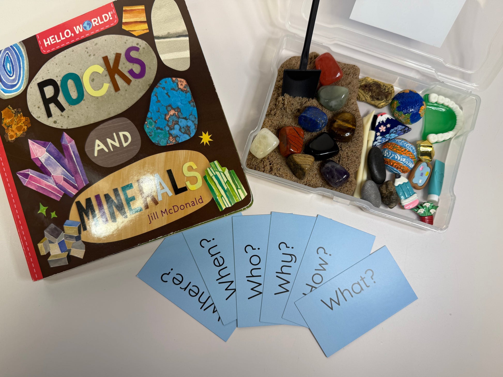 Say and Play Kit – Rocks and Minerals Book + Gemstones, Kinetic Sand, Mini Objects for Story Play
