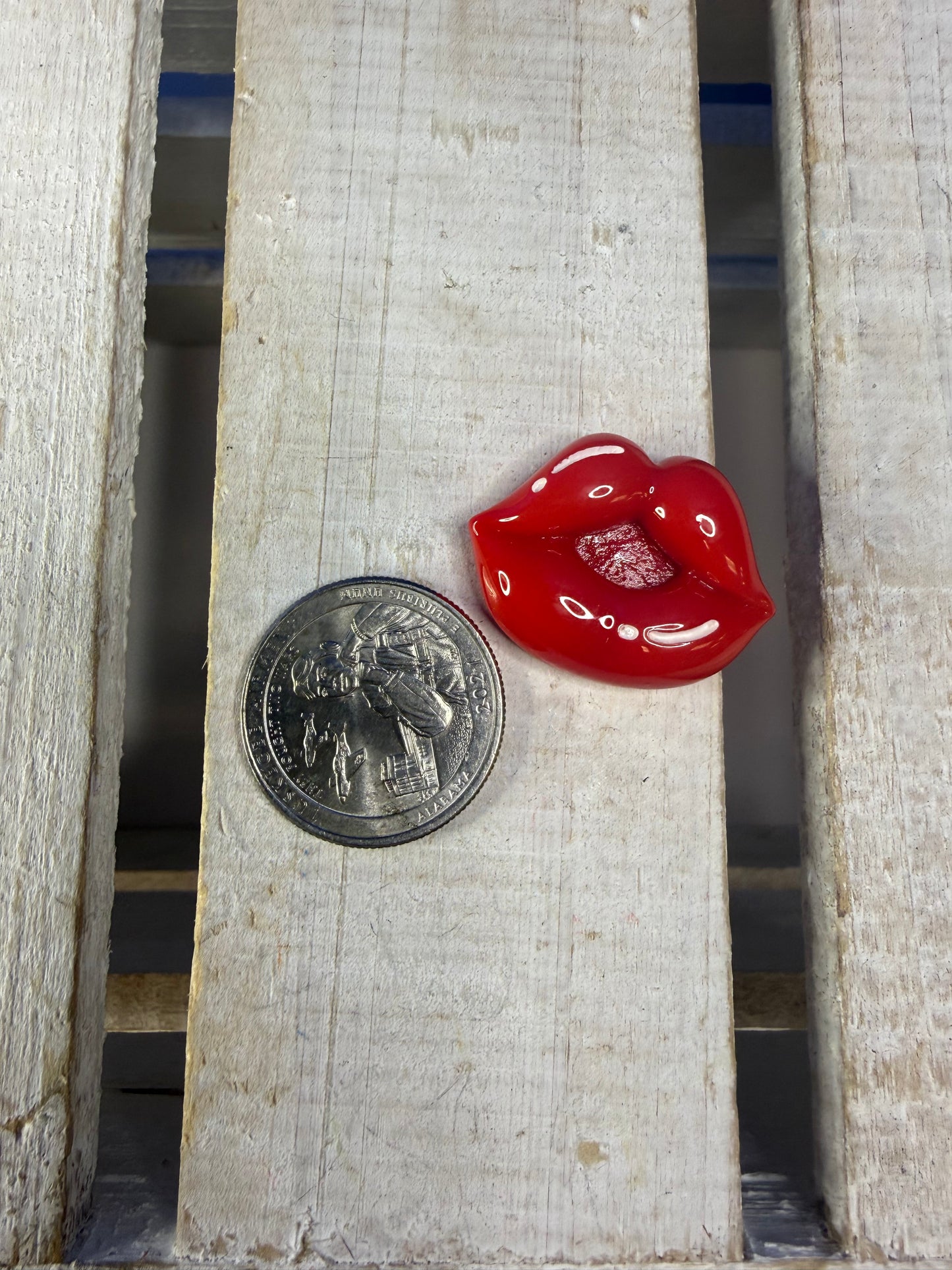 Miniature Mouth trinket Letter V Voice Mini  for Speech Therapy
