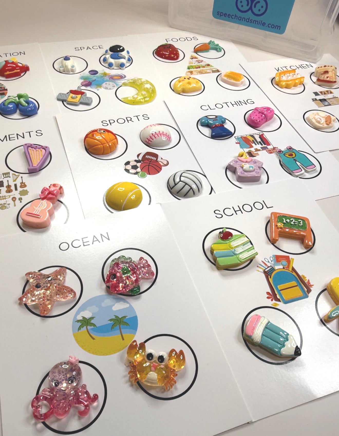 Caja de tareas de clasificación con miniobjetos Caja de actividades de logopedia Caja de conceptos del lenguaje Miniobjetos de logopedia