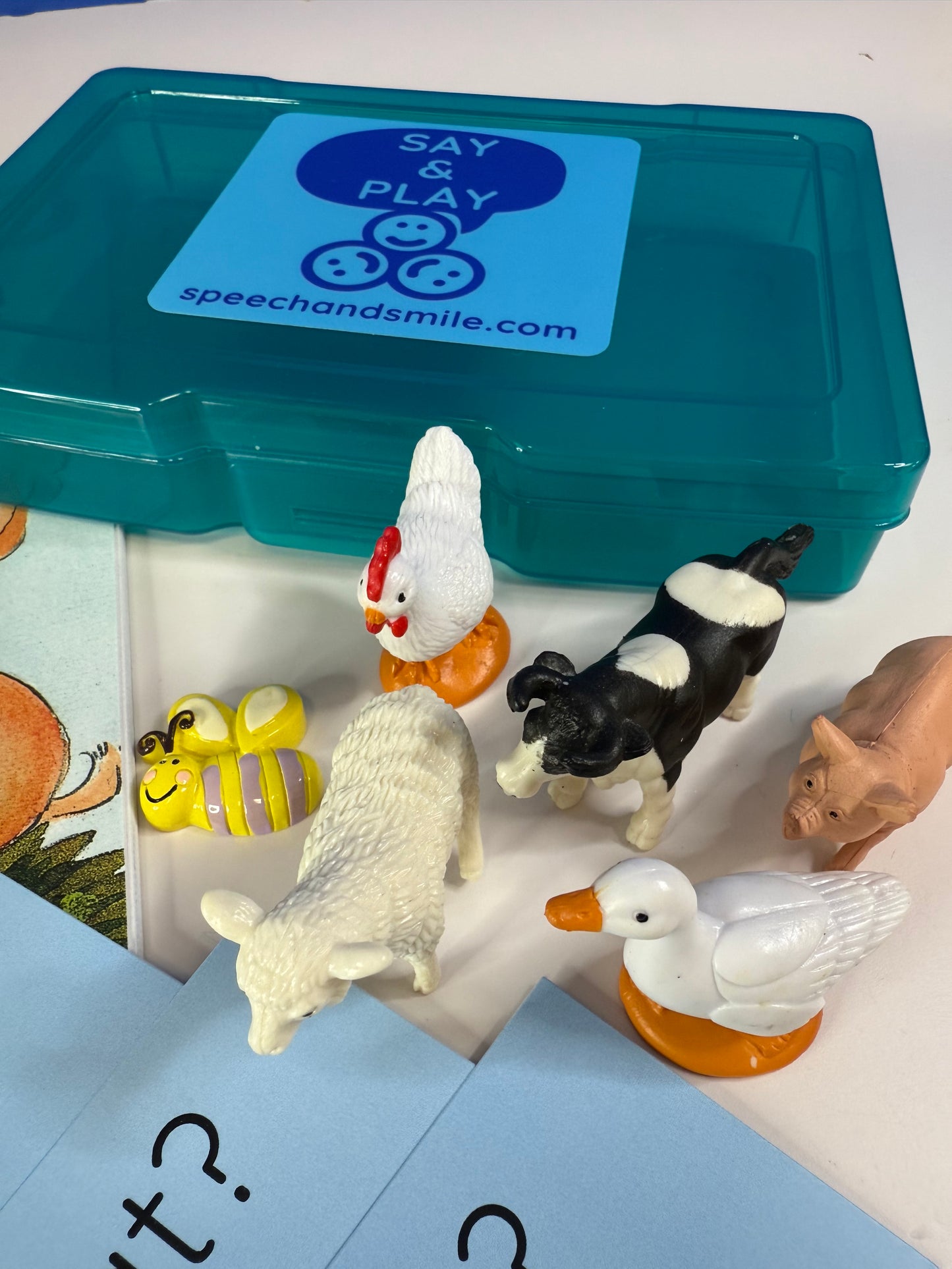 Buzz said the Bee Book with Mini Objects – Speech Therapy Story Props & Question Cards - BOOK INCLUDED Level 1 Reader