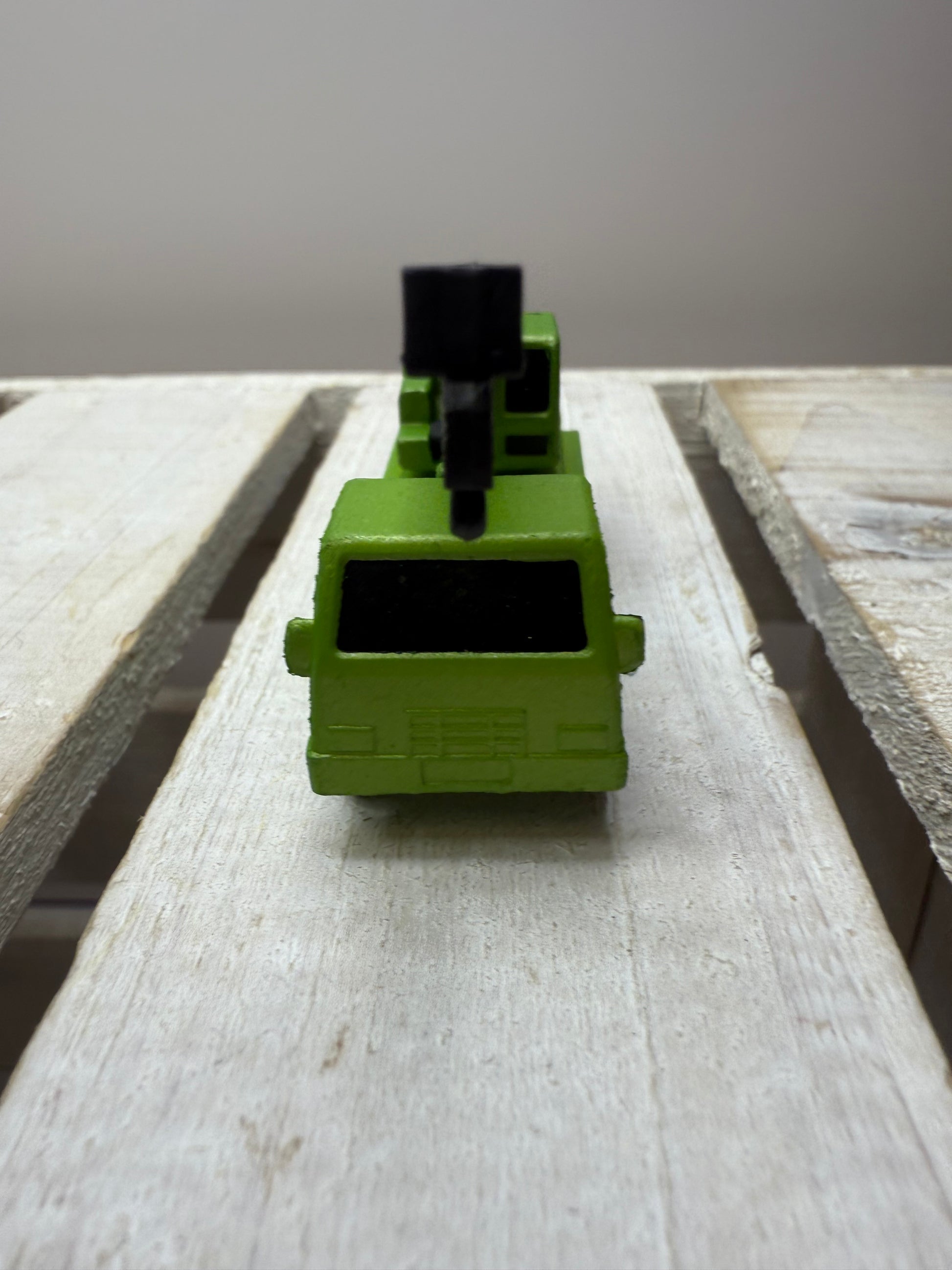 Mini Crane Truck Figurine – 2 Inch Realistic Construction Toy for Kids, Speech Therapy, Sensory Bins, Montessori Play Object