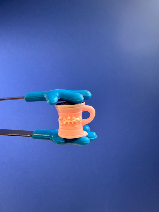 Taza de CAFÉ en miniatura - Baratija de café rosa - Mini objetos para logopedia - Miniatura de café de casa de muñecas- Baratijas - Doodads - Montessori