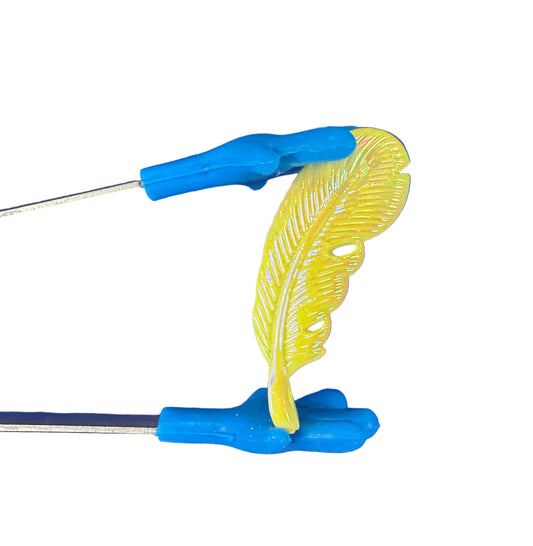 Miniature Feather Trinket Acrylic Feather Charm Speech Therapy Mini Objects Voiced TH Sound