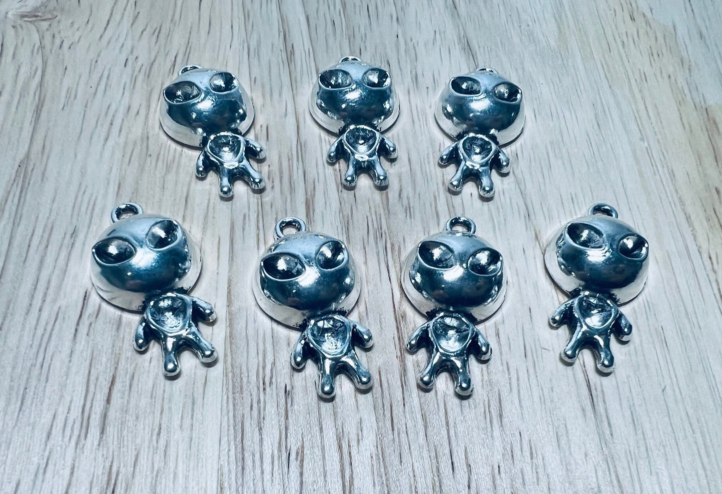 Alien Trinket - Mini Silver Alien Charms Space Theme Trinkets - Alien Charm - Speech Therapy Mini Objects - Space Trinkets - Speech and Smile