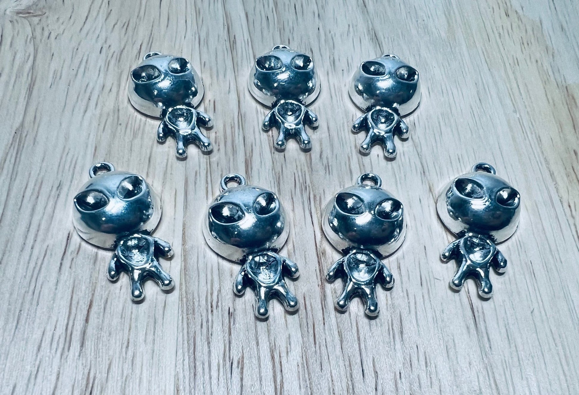 Alien Trinket - Mini Silver Alien Charms Space Theme Trinkets - Alien Charm - Speech Therapy Mini Objects - Space Trinkets - Speech and Smile