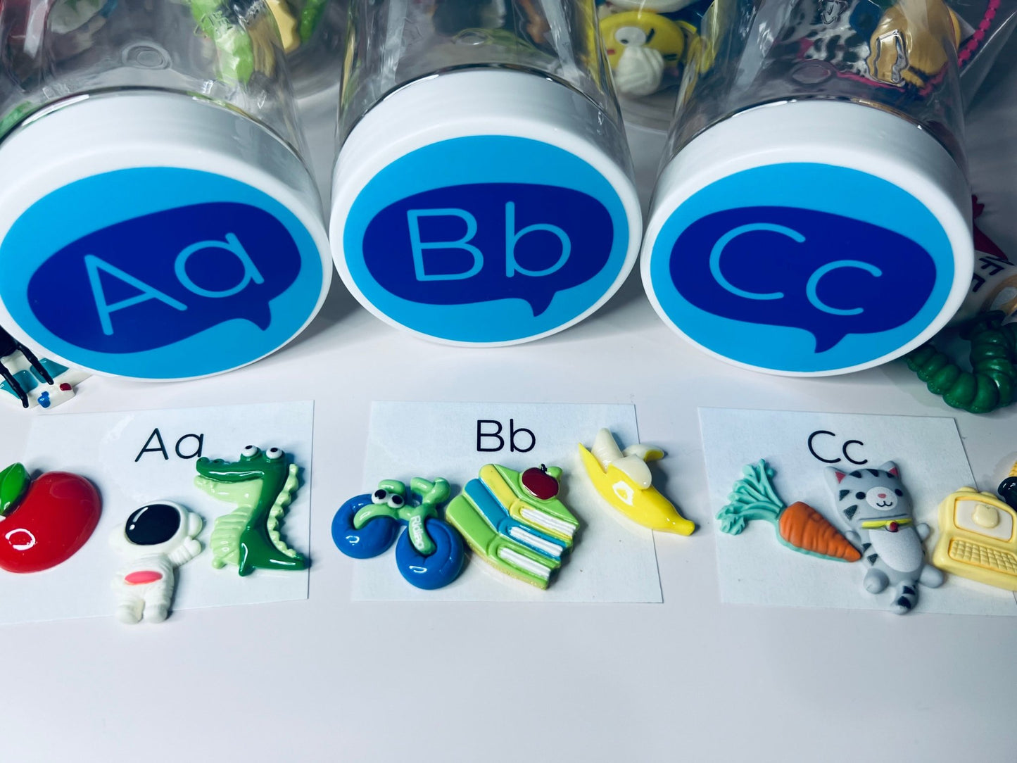 Alphabet Mini Objects Set in Jars – 7 Per Letter | Beginning Sounds Set | Montessori Sound Tubs | Speech Therapy Tools | Classroom Alphabet - Speech and Smile