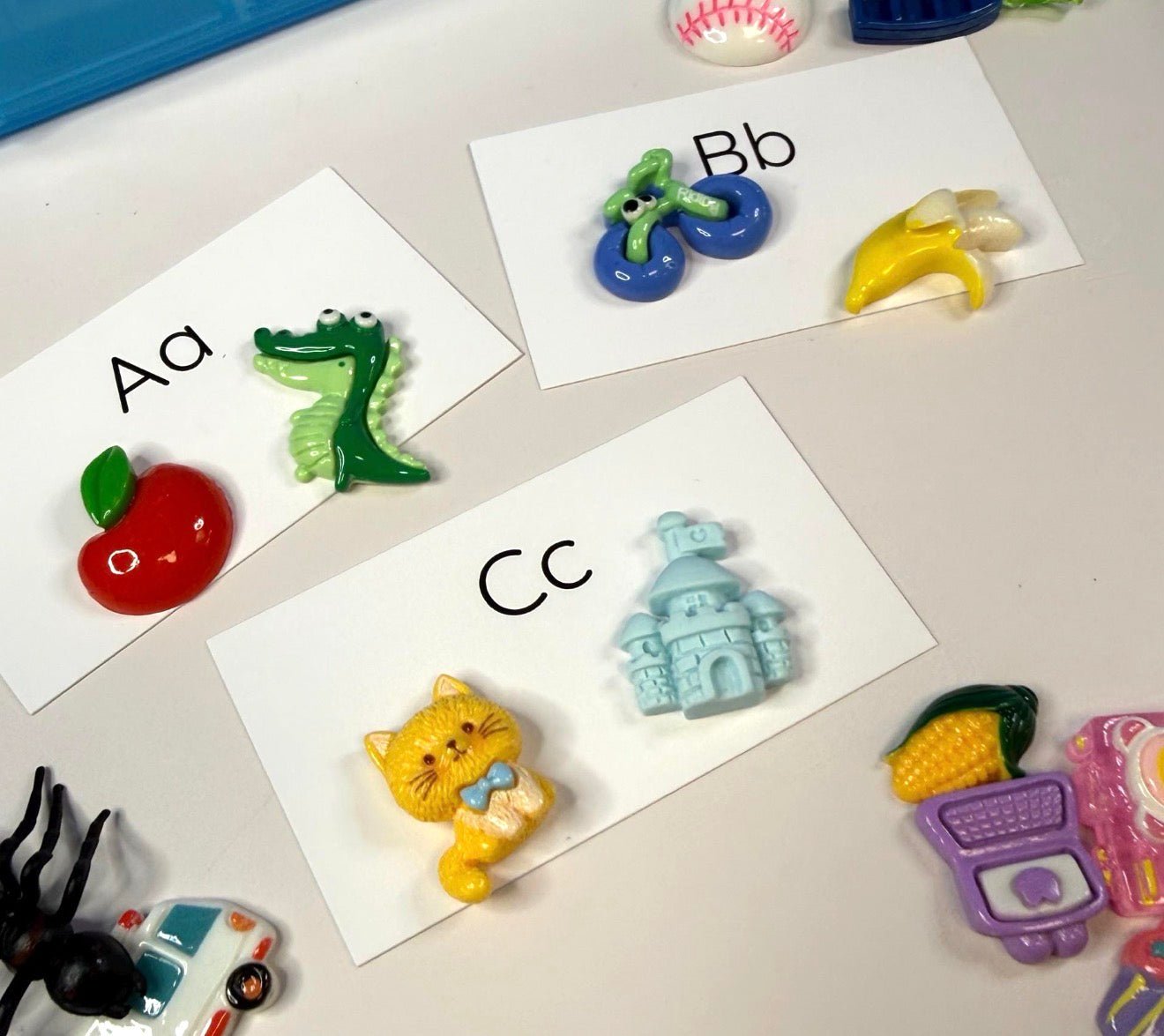 Alphabet Mini Objects Set with Letters, Number Set and Cue Cards - Portable Case 7 Objects per Letter Beginning Sound Minis - Speech and Smile