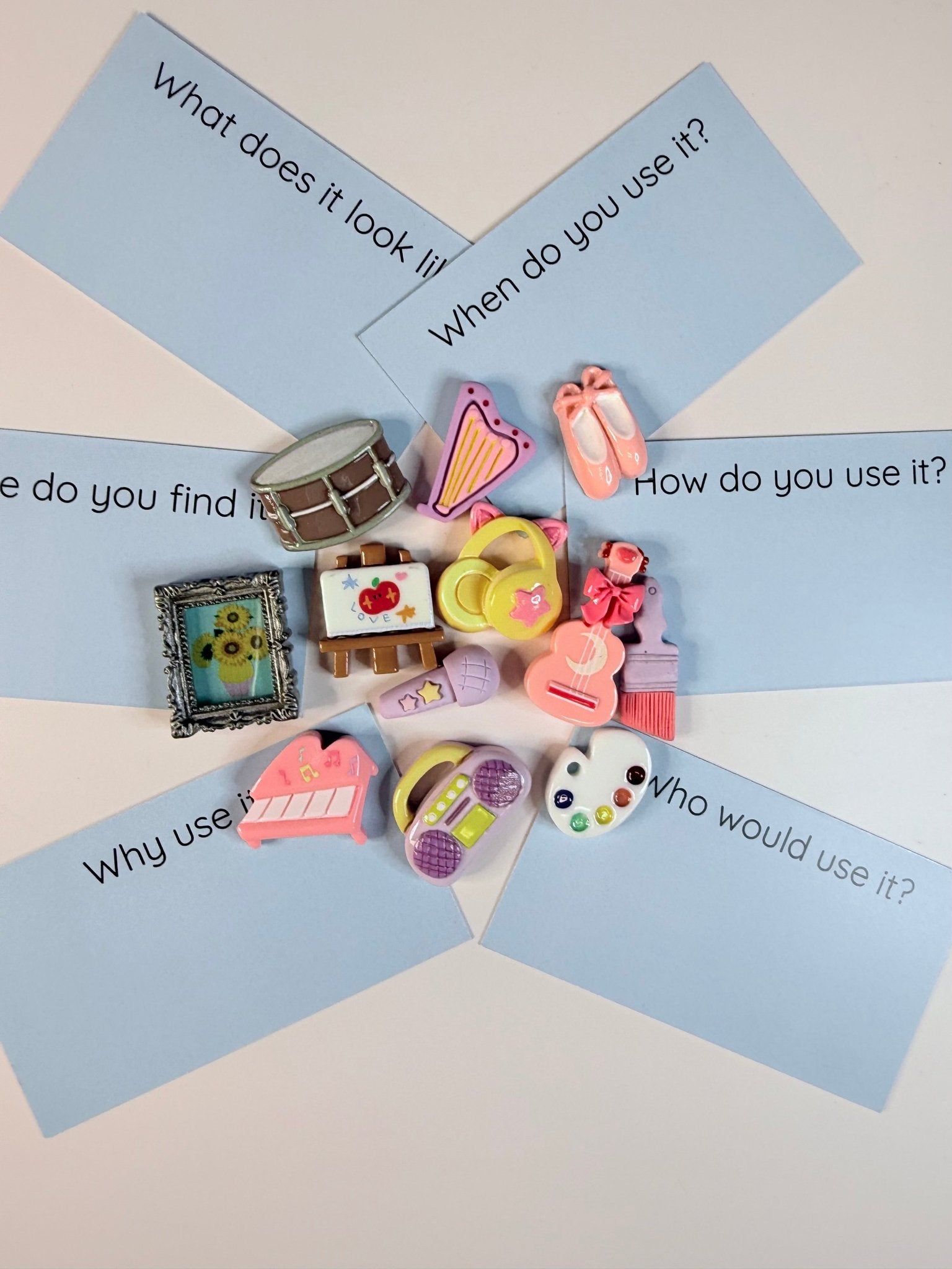 ARTS and INSTRUMENT Mini Objects with Question Cards - Theme Trinkets Speech Therapy - Speech and Smile