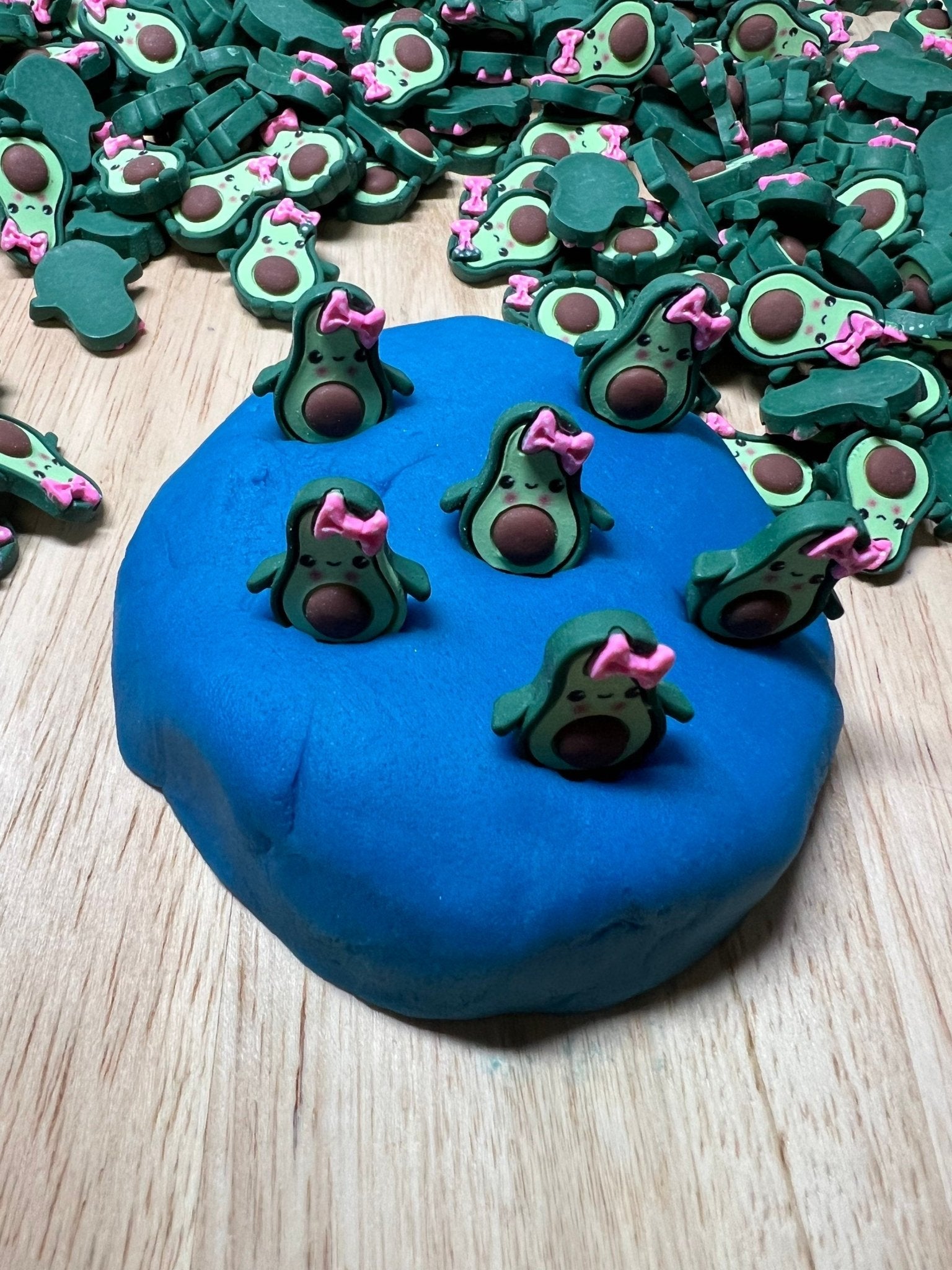 Avocado Object - Speech Therapy Mini Objects - Food Theme Mini Objects - Resin Avocado Cabochon Food Trinkets - Minis for Speech Therapy - Speech and Smile