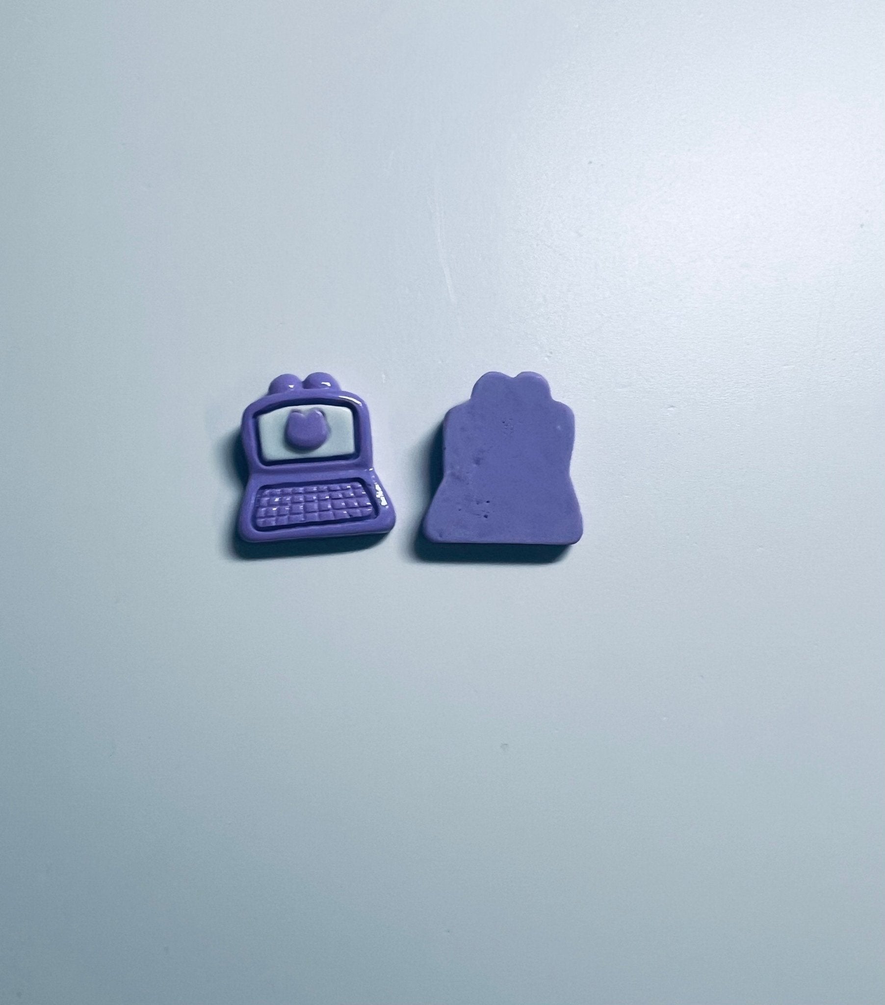 COMPUTER Trinkets - School Theme Trinkets - Doodads - Minis for Speech Therapy - Resin Computer Cabochon - Speech and Smile