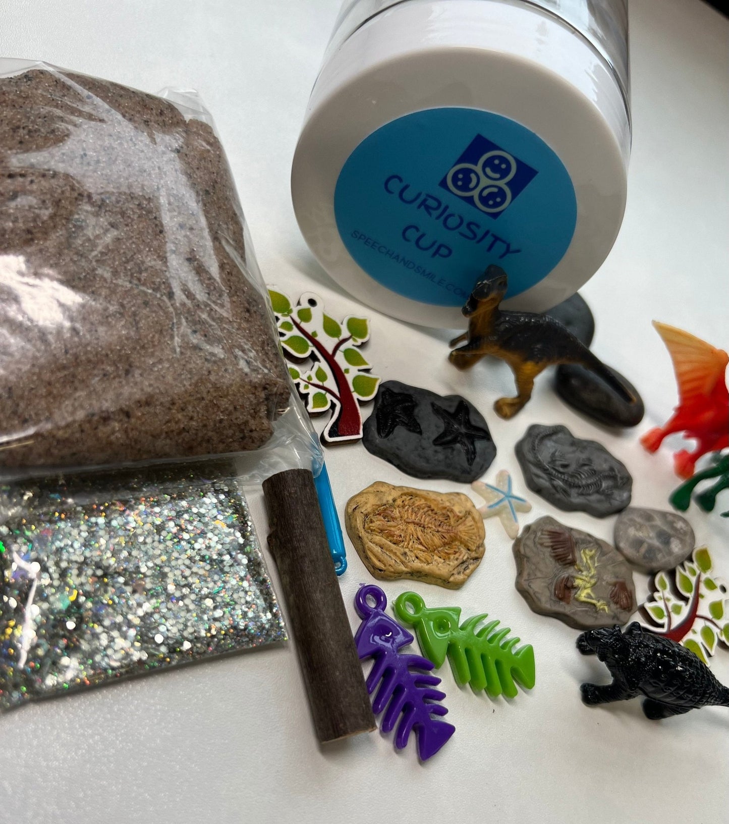 Curiosity Cup - THEME Trinkets and Kinetic Sand Cup Mini Objects - Speech and Smile