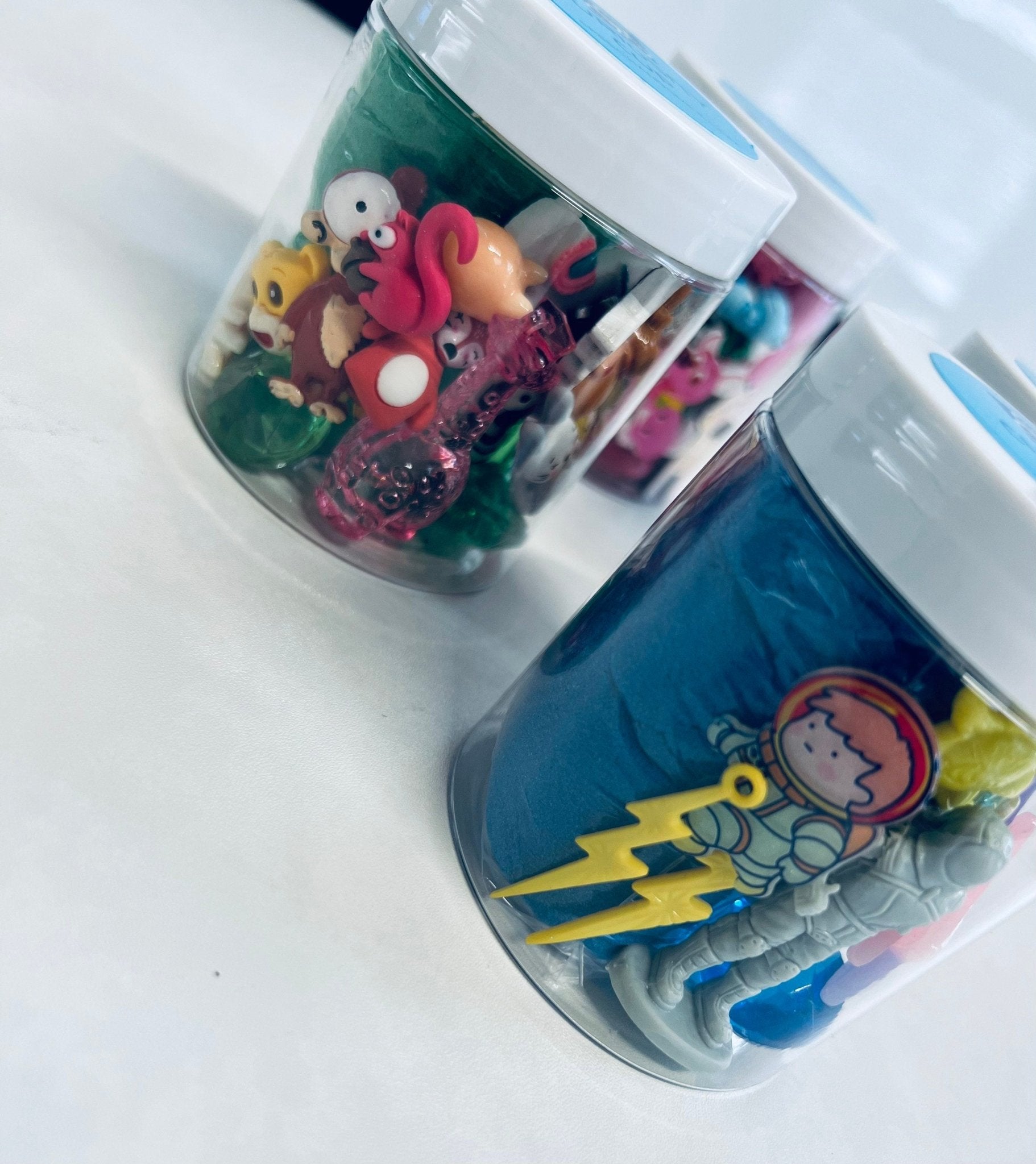 Curiosity Cup - THEME Trinkets and Kinetic Sand Cup Mini Objects - Speech and Smile