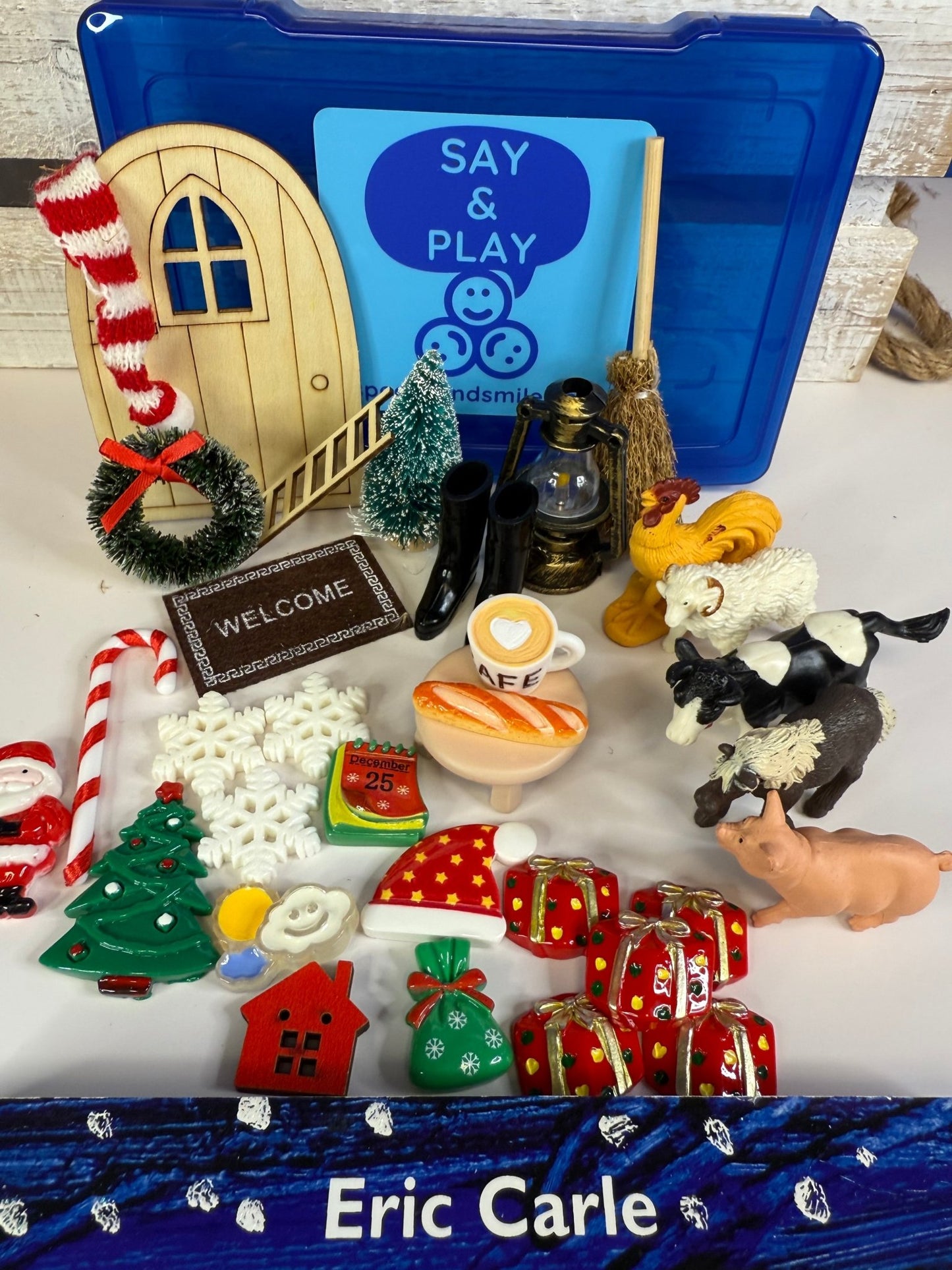 DREAM SNOW Story kit with mini objects Say and Play book Gift for Kids Speech Therapy Mini Objects Christmas Book - Speech and Smile