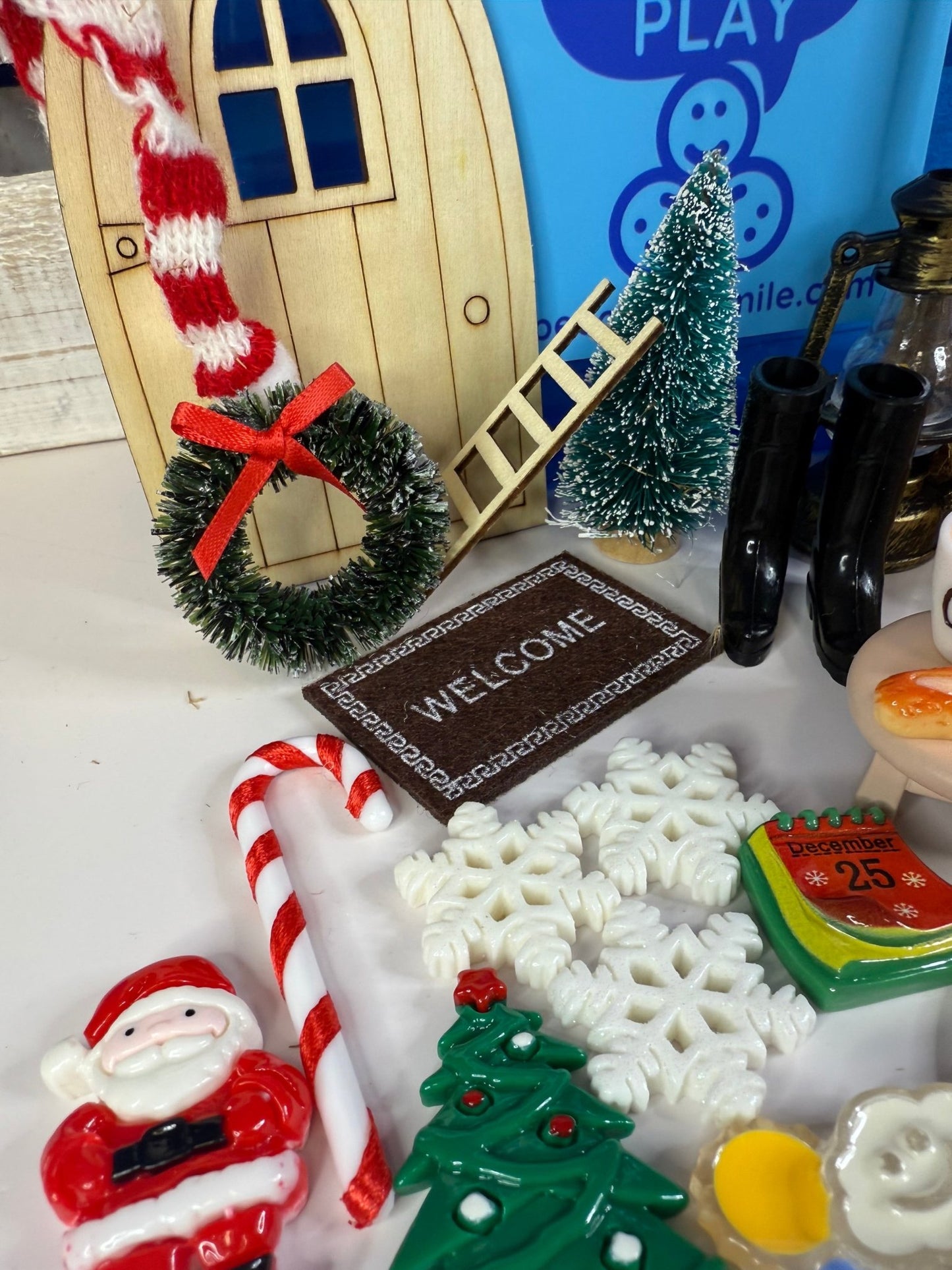 DREAM SNOW Story kit with mini objects Say and Play book Gift for Kids Speech Therapy Mini Objects Christmas Book - Speech and Smile