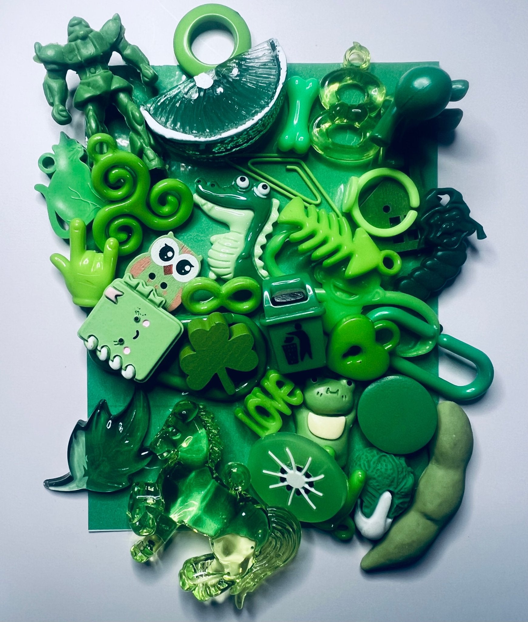 GREEN Color Sort Trinkets By Color with Card Sorting Mini Objects Learn Colors Preschool Activity Blue Speech Therapy Minis by Color - Speech and Smile