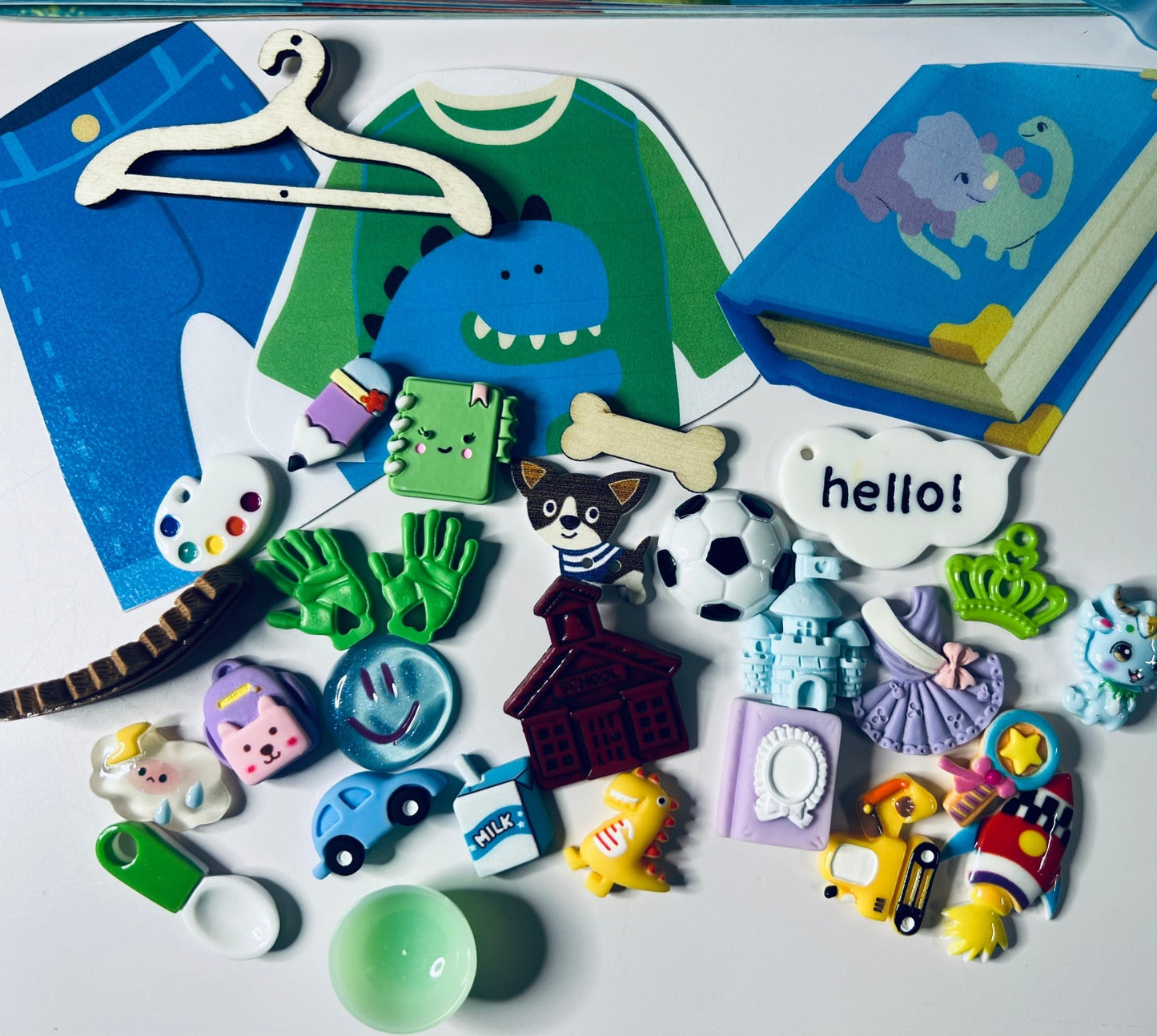 Happy Hands Book Story Kit – Mini Objects for Speech Therapy | Autism Sensory Tools | Classroom Literacy Kit - Speech and Smile
