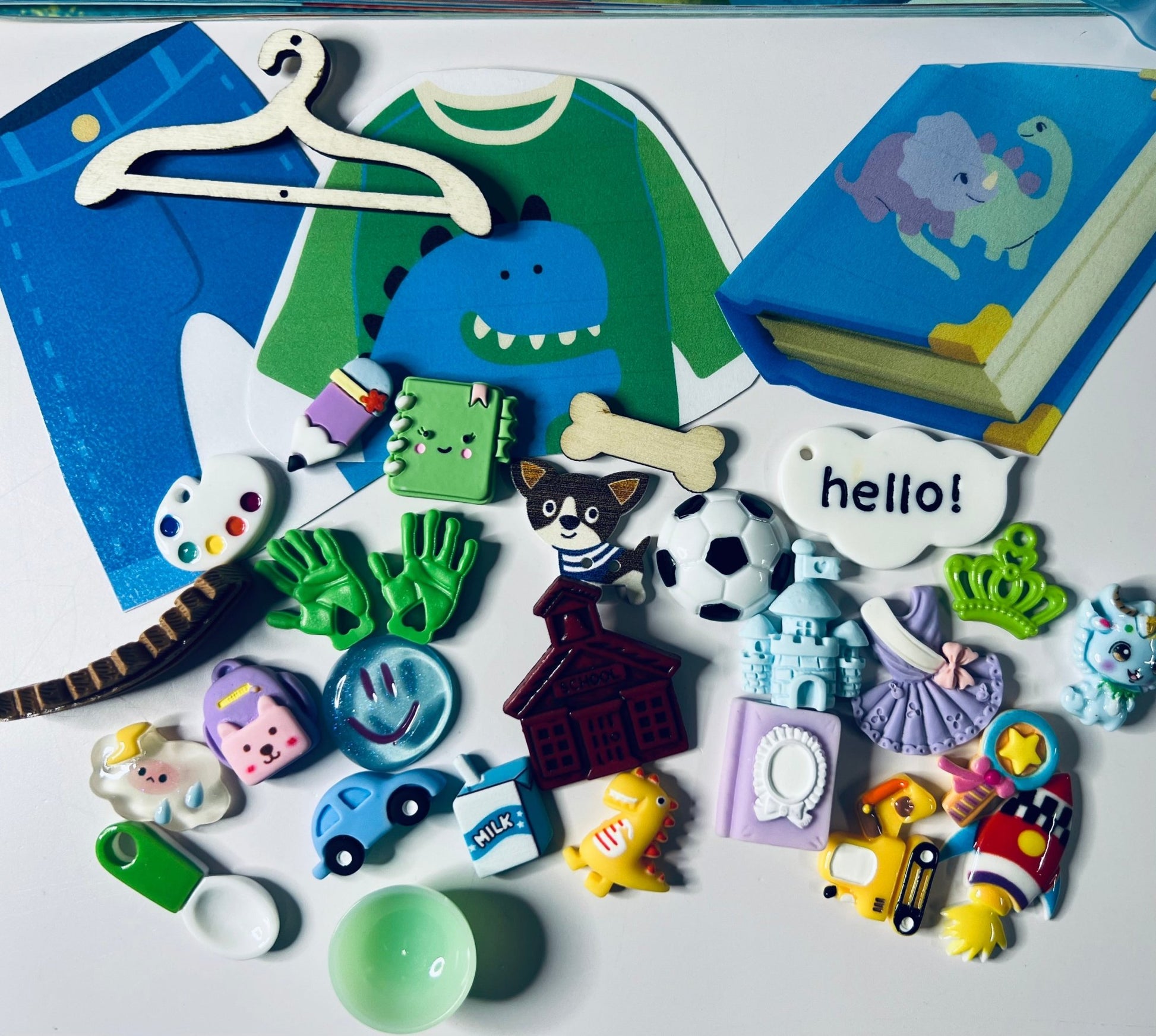 Happy Hands Book Story Kit – Mini Objects for Speech Therapy | Autism Sensory Tools | Classroom Literacy Kit - Speech and Smile