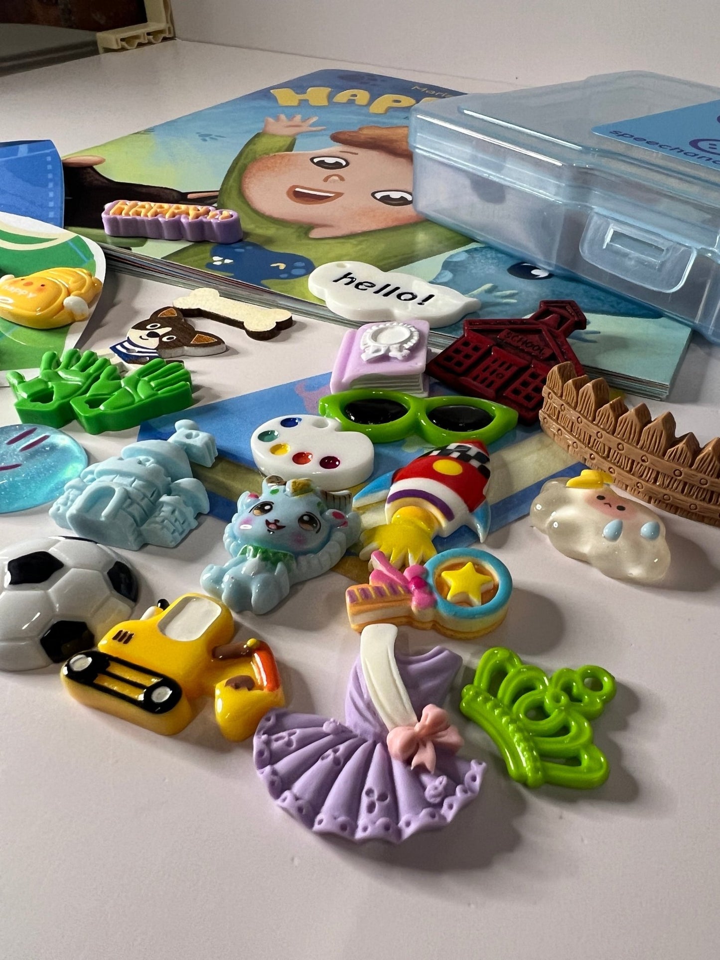 Happy Hands Book Story Kit – Mini Objects for Speech Therapy | Autism Sensory Tools | Classroom Literacy Kit - Speech and Smile