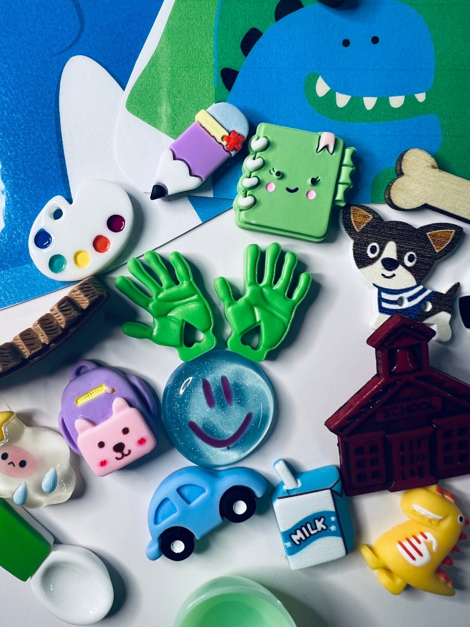 Happy Hands Book Story Kit – Mini Objects for Speech Therapy | Autism Sensory Tools | Classroom Literacy Kit - Speech and Smile