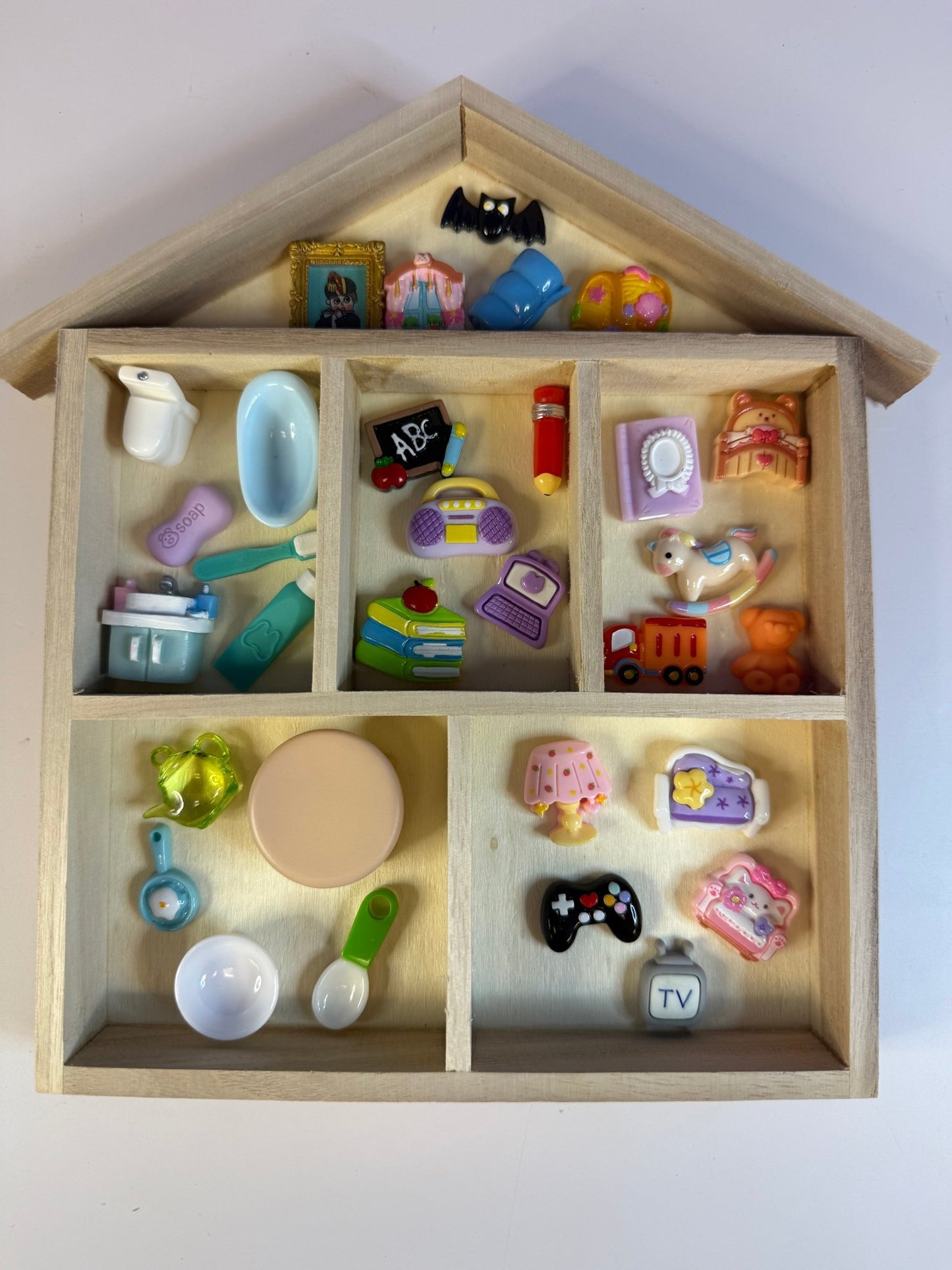 House Organizer Tray with Themed Mini Objects | Speech Therapy Sorting Activity | Play - Based Learning - Speech and Smile