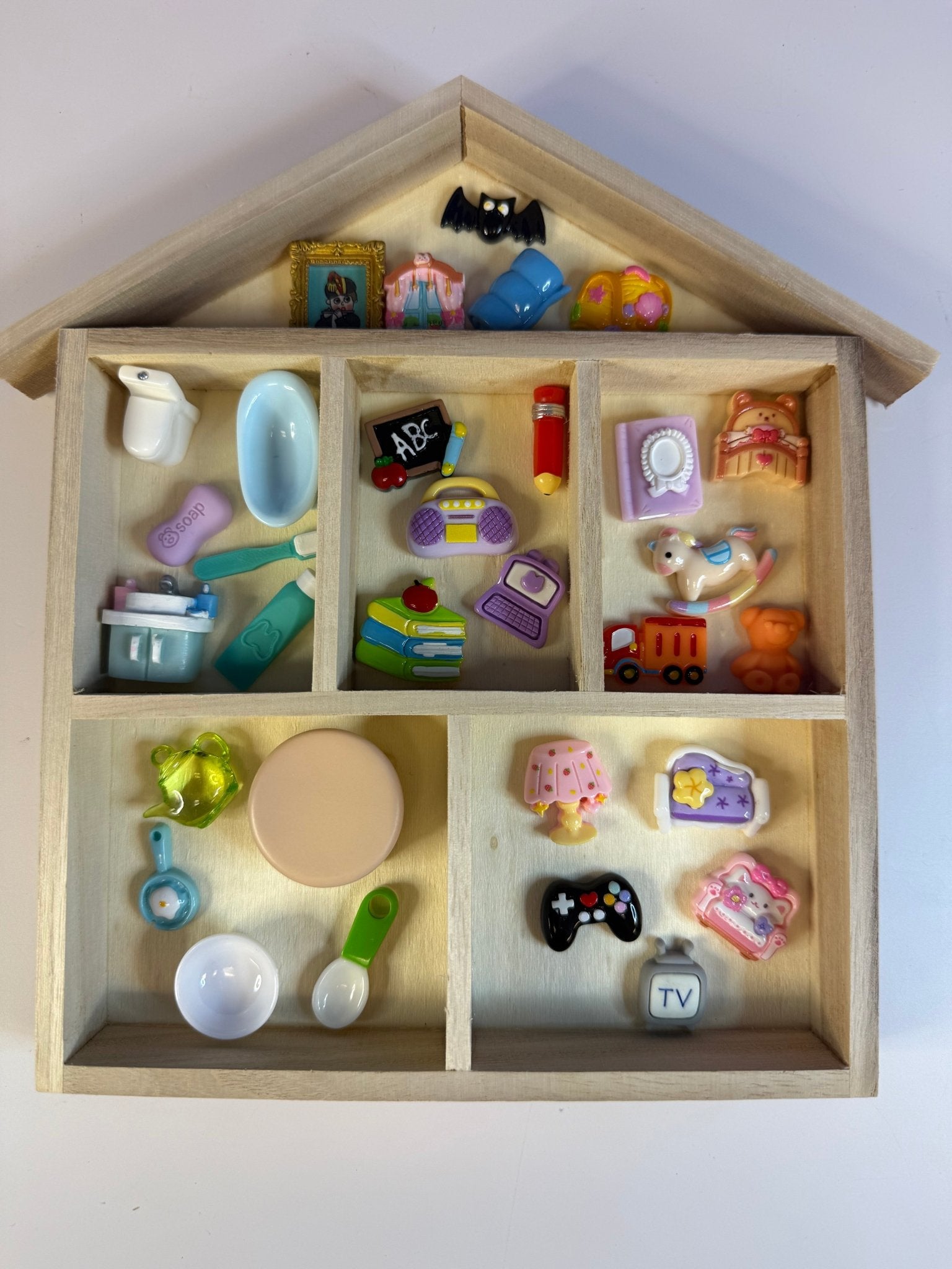 House Organizer Tray with Themed Mini Objects | Speech Therapy Sorting Activity | Play - Based Learning - Speech and Smile