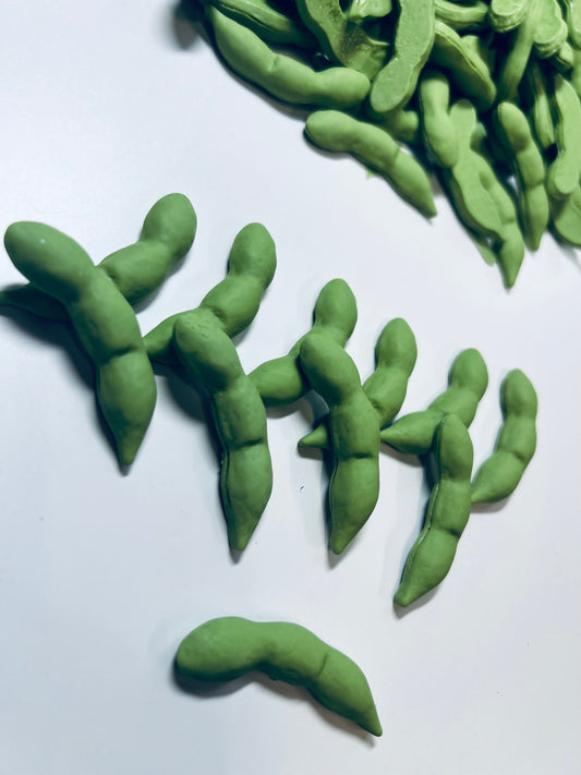 Baratija de judías verdes-Mini objetos-Baratijas del habla-Objetos temáticos vegetarianos-Resina de judías verdes-Resina Snap Pea-Minis para logopedia
