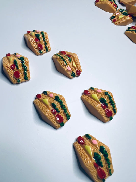 Baratija de sándwich en miniatura - Baratijas de comida - Objetos de sonido Montessori - Minis para el habla - Miniaturas de casa de muñecas- Baratijas - Doodads -