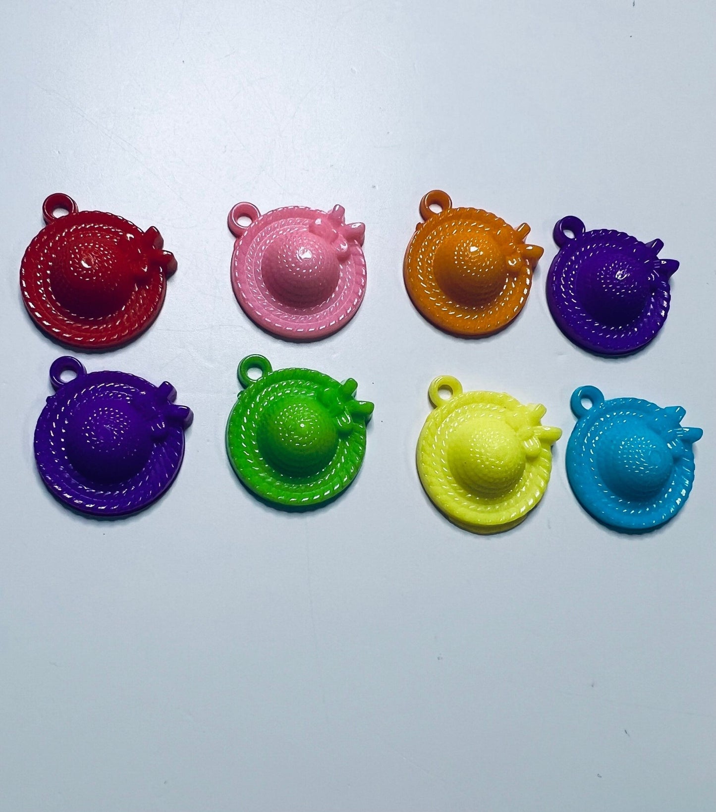 Mini Hat Trinkets - Miniature Sun Hats - Mini Objects fur CVC Words - Speech Therapy Mini Objects - Acrylic Hat Charms - Speech and Smile