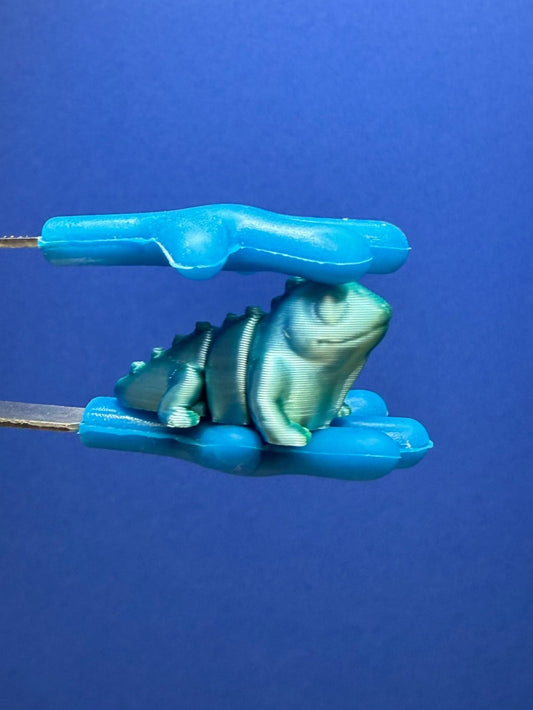 Mini Shiny Iguana Trinket - Twisty | 3D Printed Fidget Toy for Speech Therapy Activities - Speech and Smile
