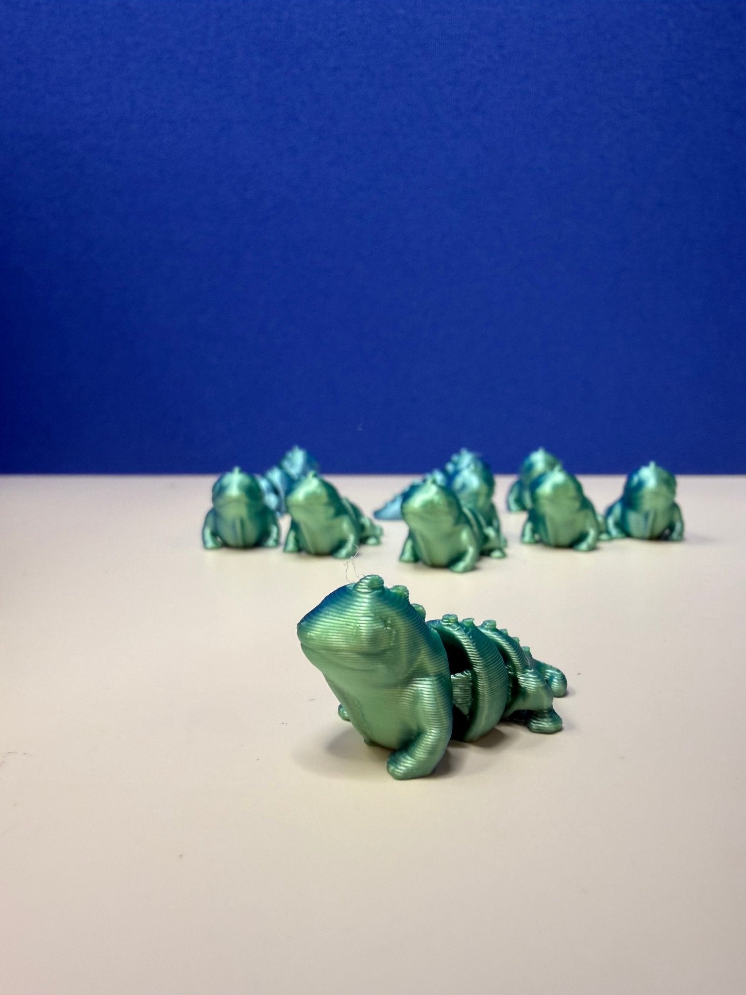 Mini Shiny Iguana Trinket - Twisty | 3D Printed Fidget Toy for Speech Therapy Activities - Speech and Smile