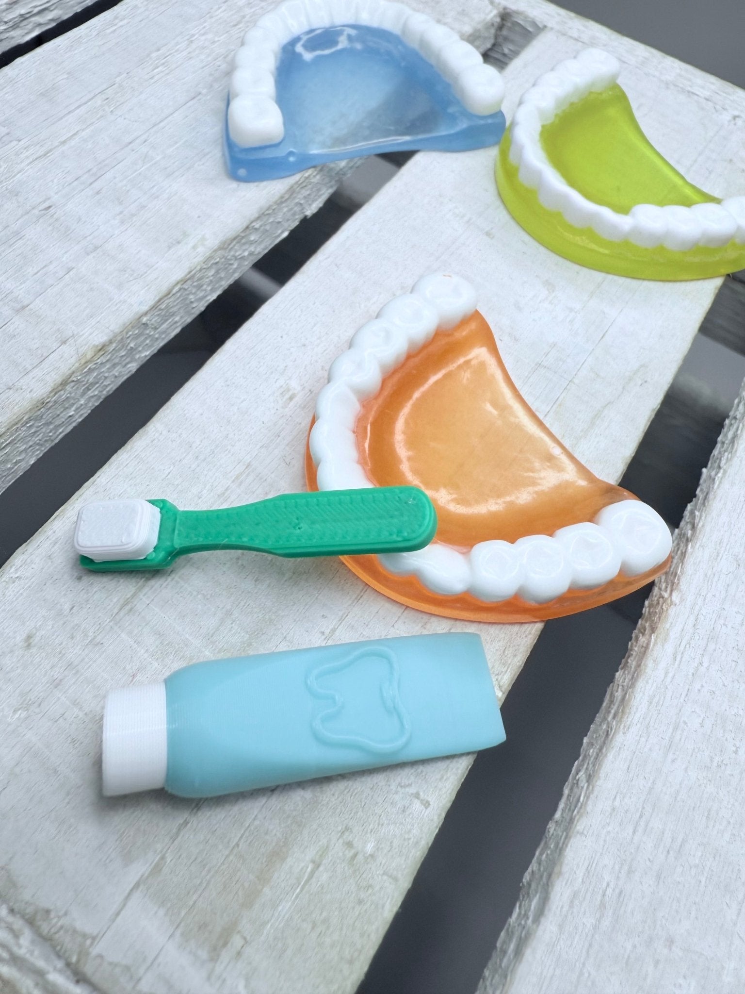 Mini Teeth Objects Dental Minis TH Sound Trinkets Speech Therapy Mini Objects Miniature toothbrush toothpaste set - Speech and Smile