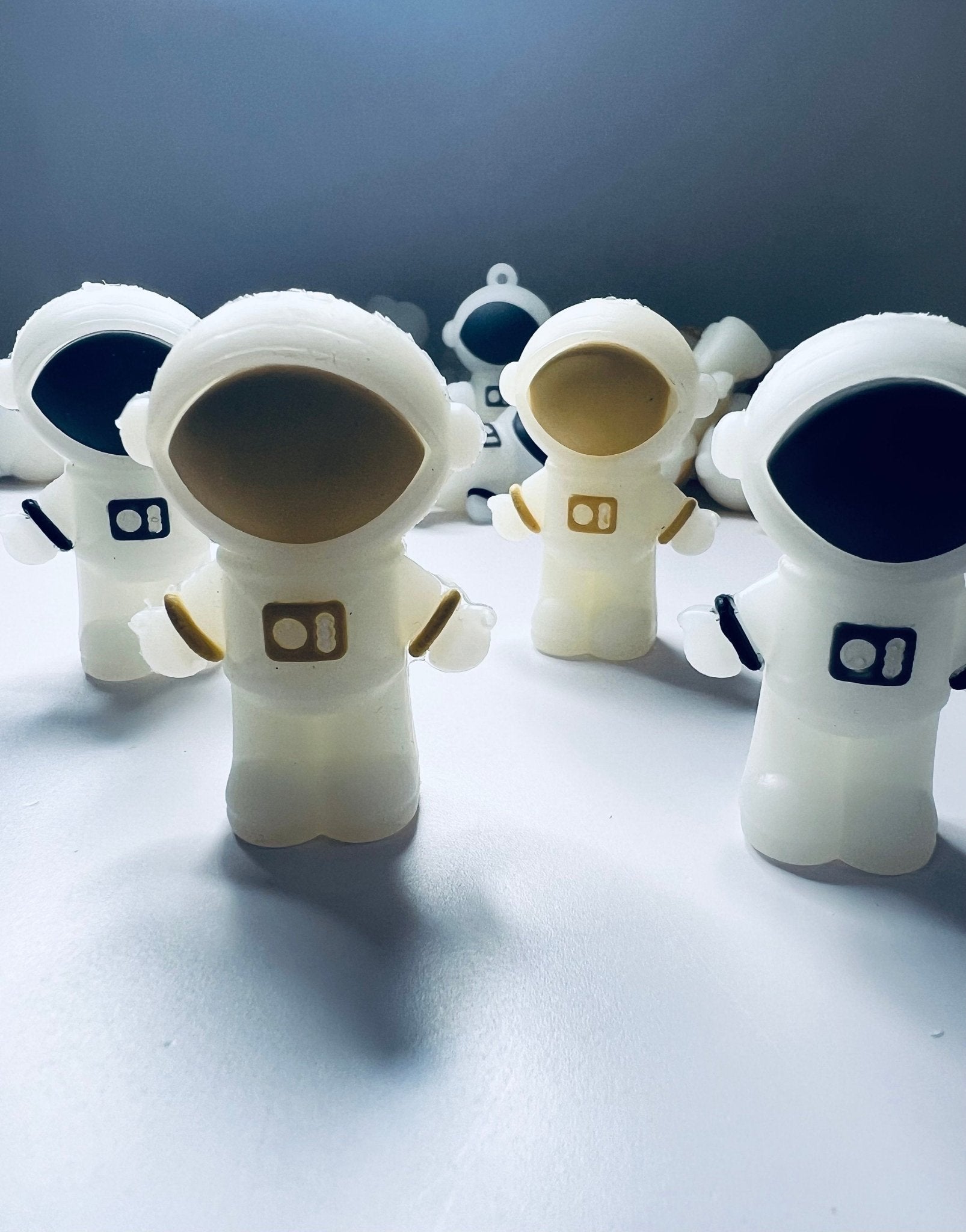 Miniature Astronaut Figure 3 D Object - Space Mini Objects - Space Trinkets - Minis for Speech Therapy - Montessori Language Objects - Space - Speech and Smile