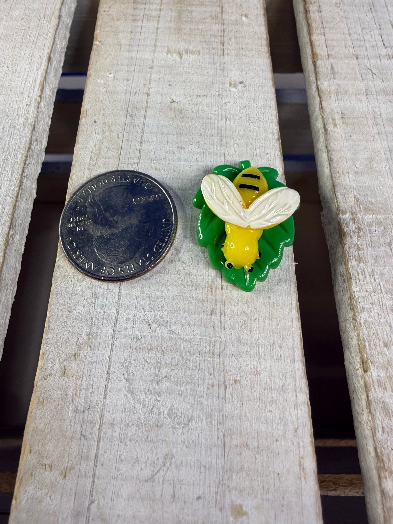 Miniature Bee on a Leaf - Bug Theme Minis Speech Therapy - Speech and Smile