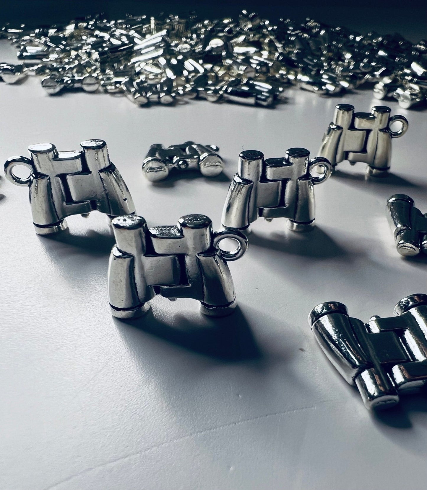 Miniature Binoculars Silver Metal Dollhouse Miniatures - Silver Binoculars Charm - Minis for Speech Therapy - Binoculars Trinket - Montessori Object - Speech and Smile